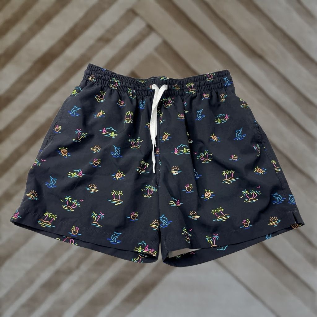 Chubbies Chubbies Swim Trunks Men’s Medium Multicolor Tropical Beach Shorts Size US 31 - 1 Thumbnail