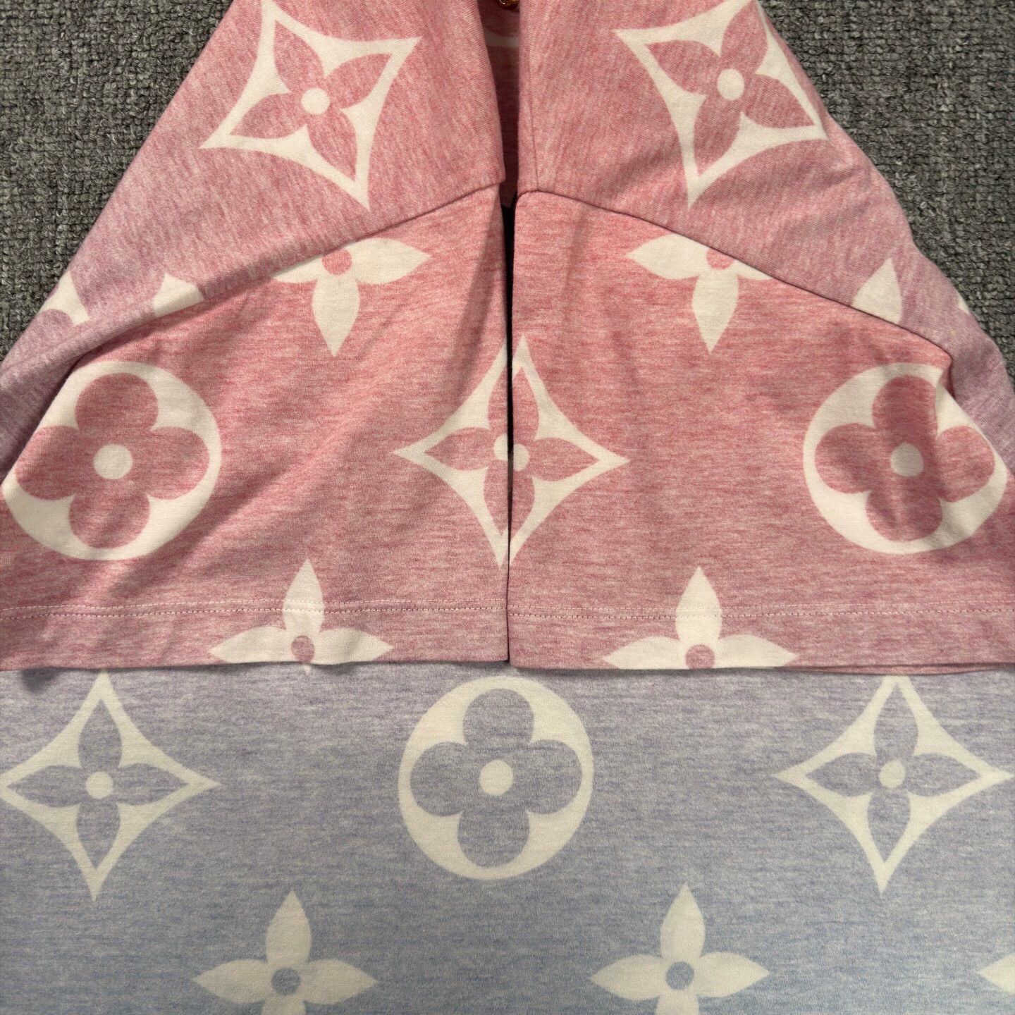 Louis Vuitton LV blue-pink gradient allover print chain short-sleeve M Size M / US 6-8 / IT 42-44 - 6 Thumbnail