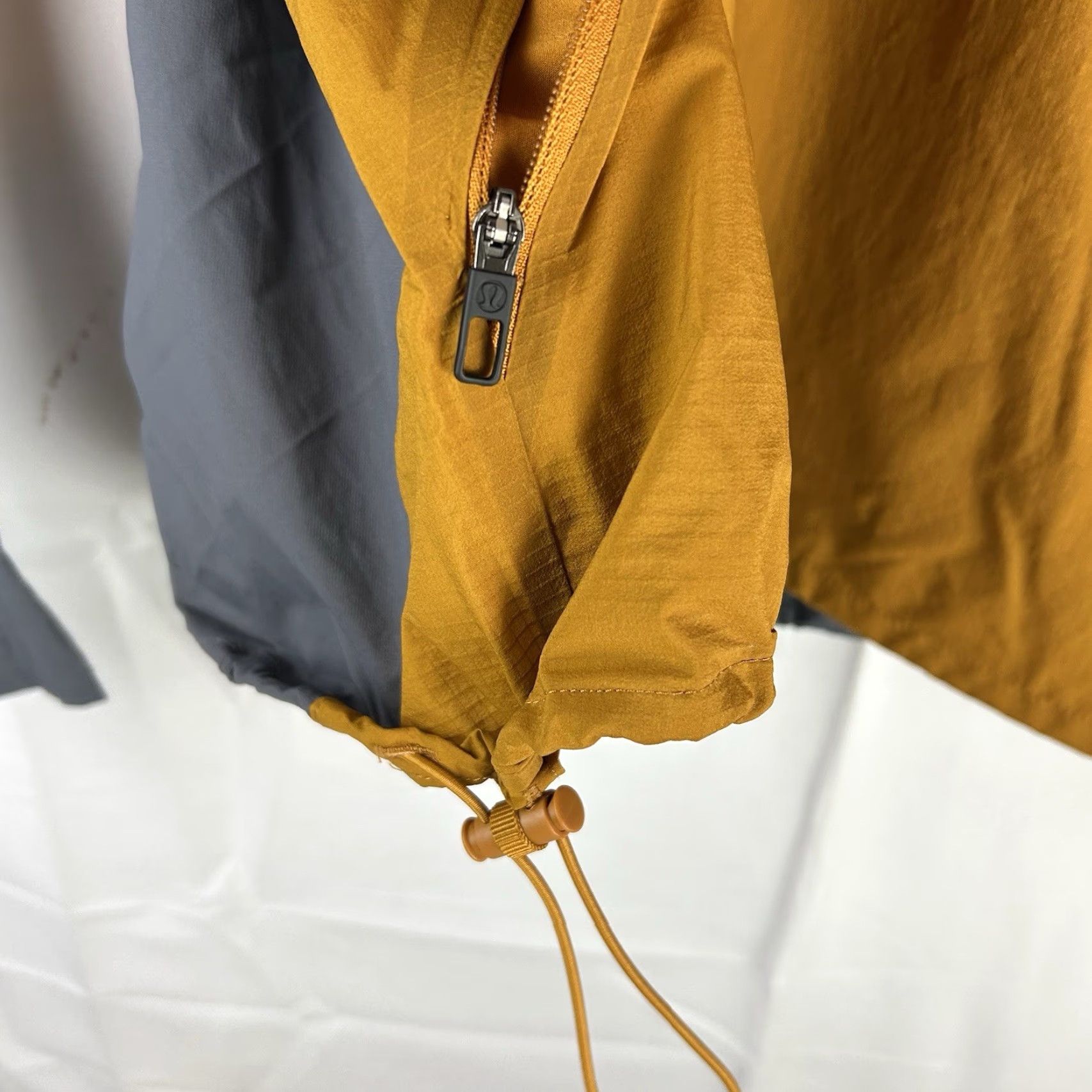 Lululemon Lululemon Jacket Active Men’s Large Mustard/Gray Lightweight Hoodie Packable/Lightweight FSGD/ANCH LM4686S Size US L / EU 52-54 / 3 - 4 Thumbnail