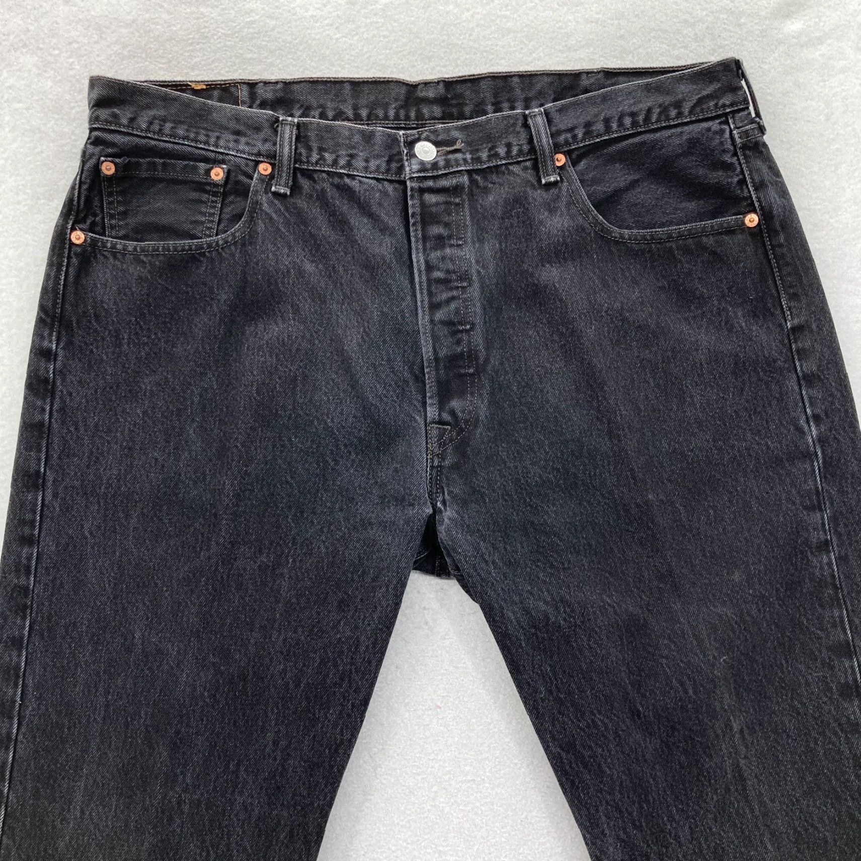 Levi's VINTAGE Levi's 501 Jeans Mens 40x30 Straight Black Denim Button Fly Grunge Y2K Size US 40 / EU 56 - 2 Thumbnail