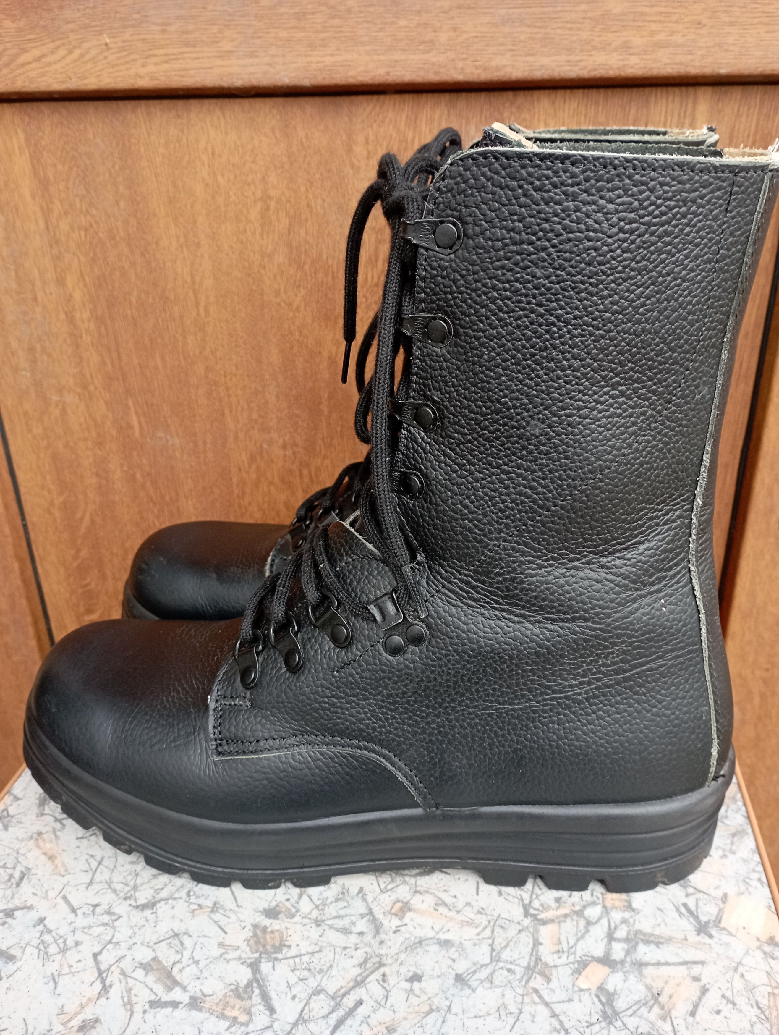 Vintage Swiss military combat boots290