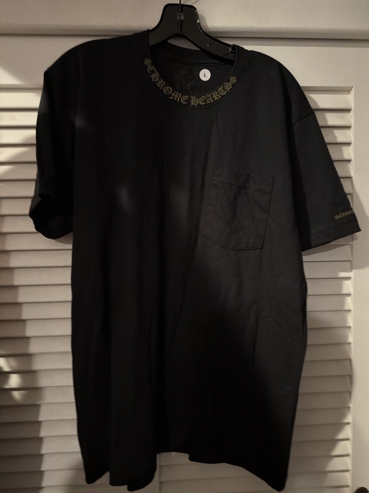 Chrome Hearts Chrome hearts neck logo t shirt black gold large Size US L / EU 52-54 / 3 - 2 Thumbnail