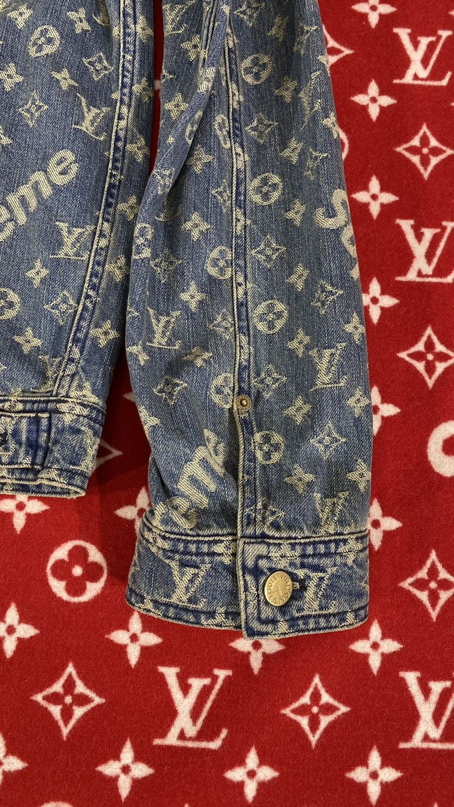 Louis Vuitton × Supreme Louis Vuitton X Supreme 54 Denim Jacket Blue Monogram Size US L / EU 52-54 / 3 - 8 Thumbnail