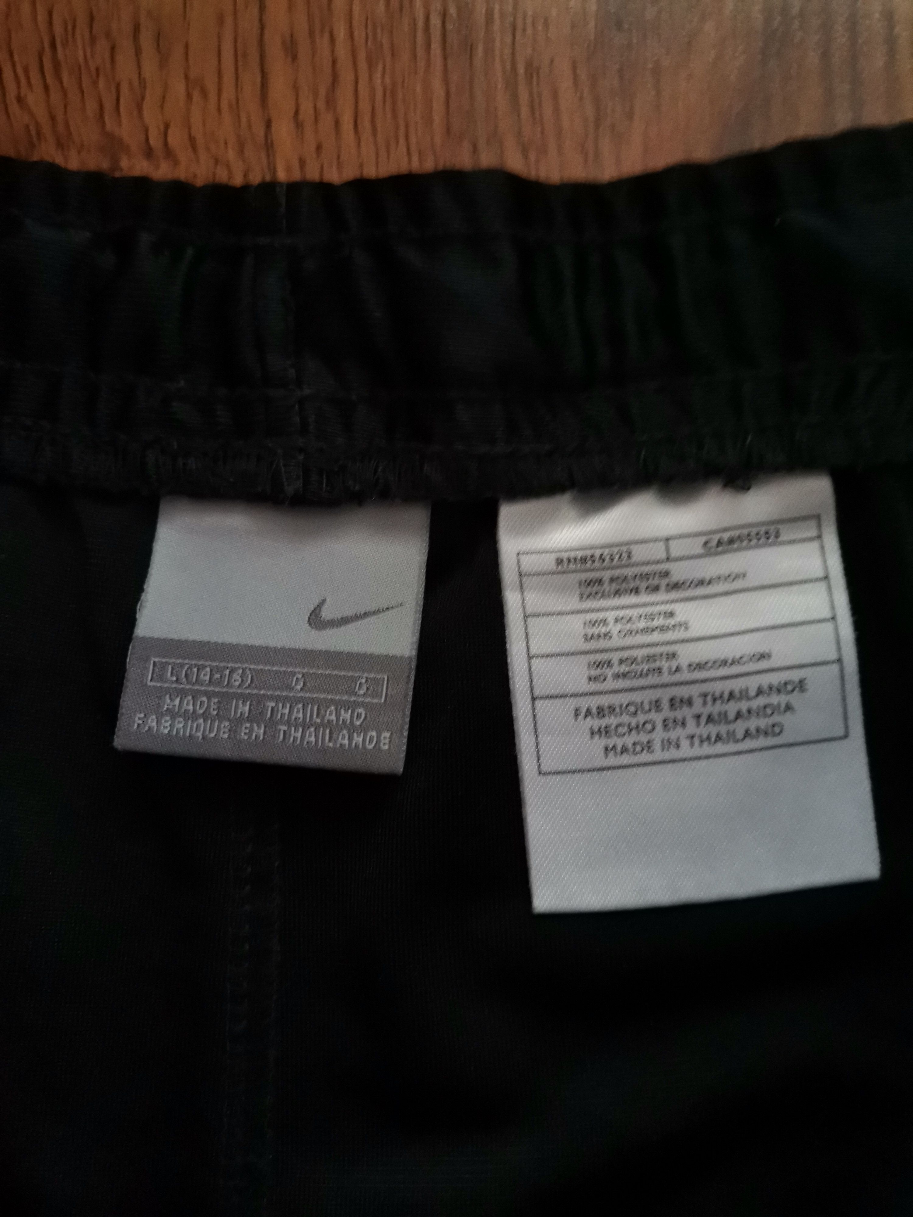 Nike Vintage Nike Shorts Size US 30 / EU 46 - 2 Thumbnail