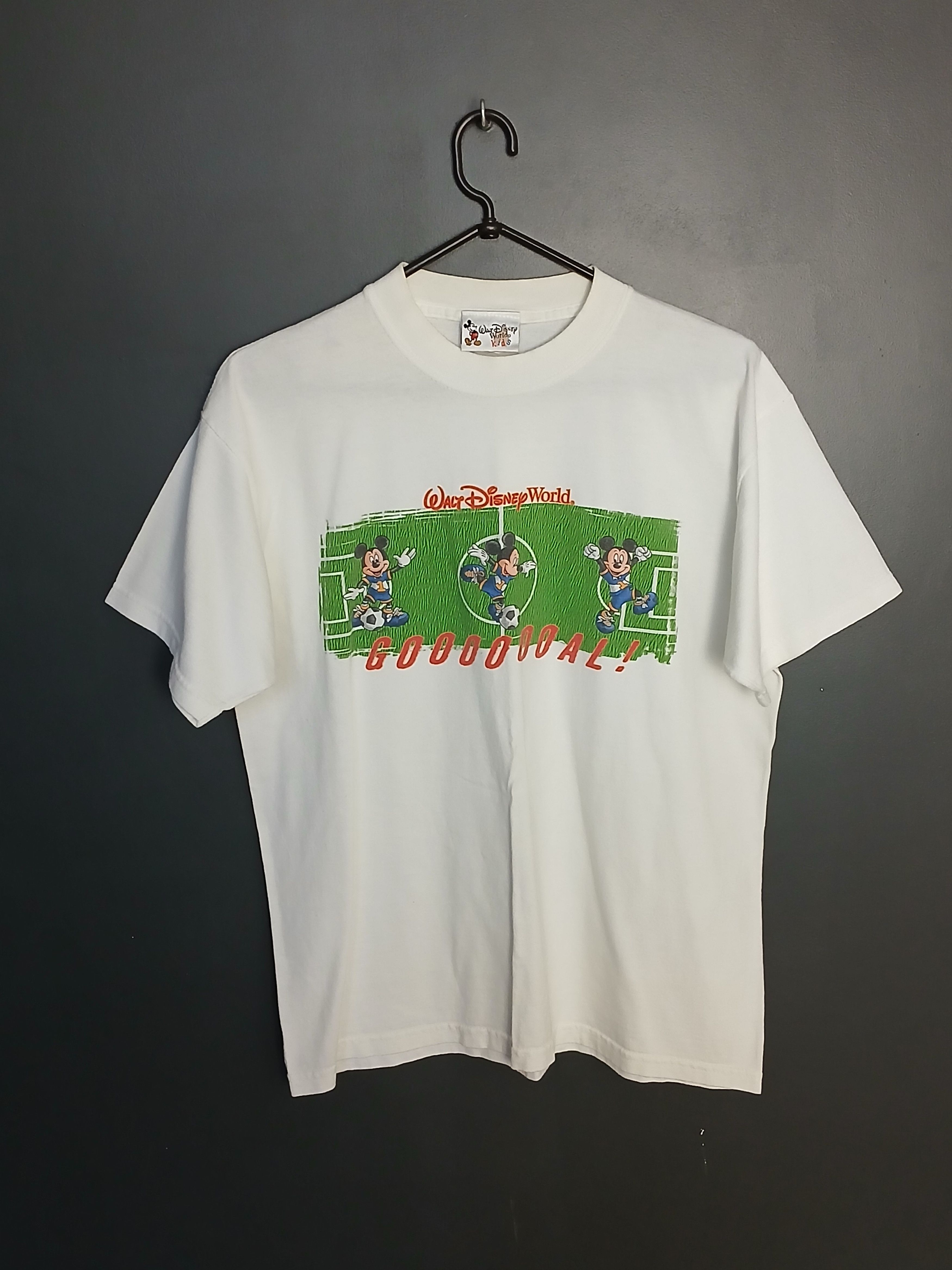 Disney × Vintage KIDS Vintage Disney Mickey Mouse Football T-Shirt Size US XL / EU 56 / 4 - 1 Thumbnail