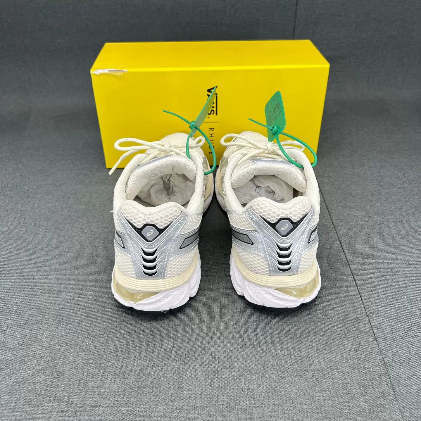 Asics kith x asics Brown Silver 43.5 US Like New Size US 10.5 / EU 43-44 - 6 Thumbnail