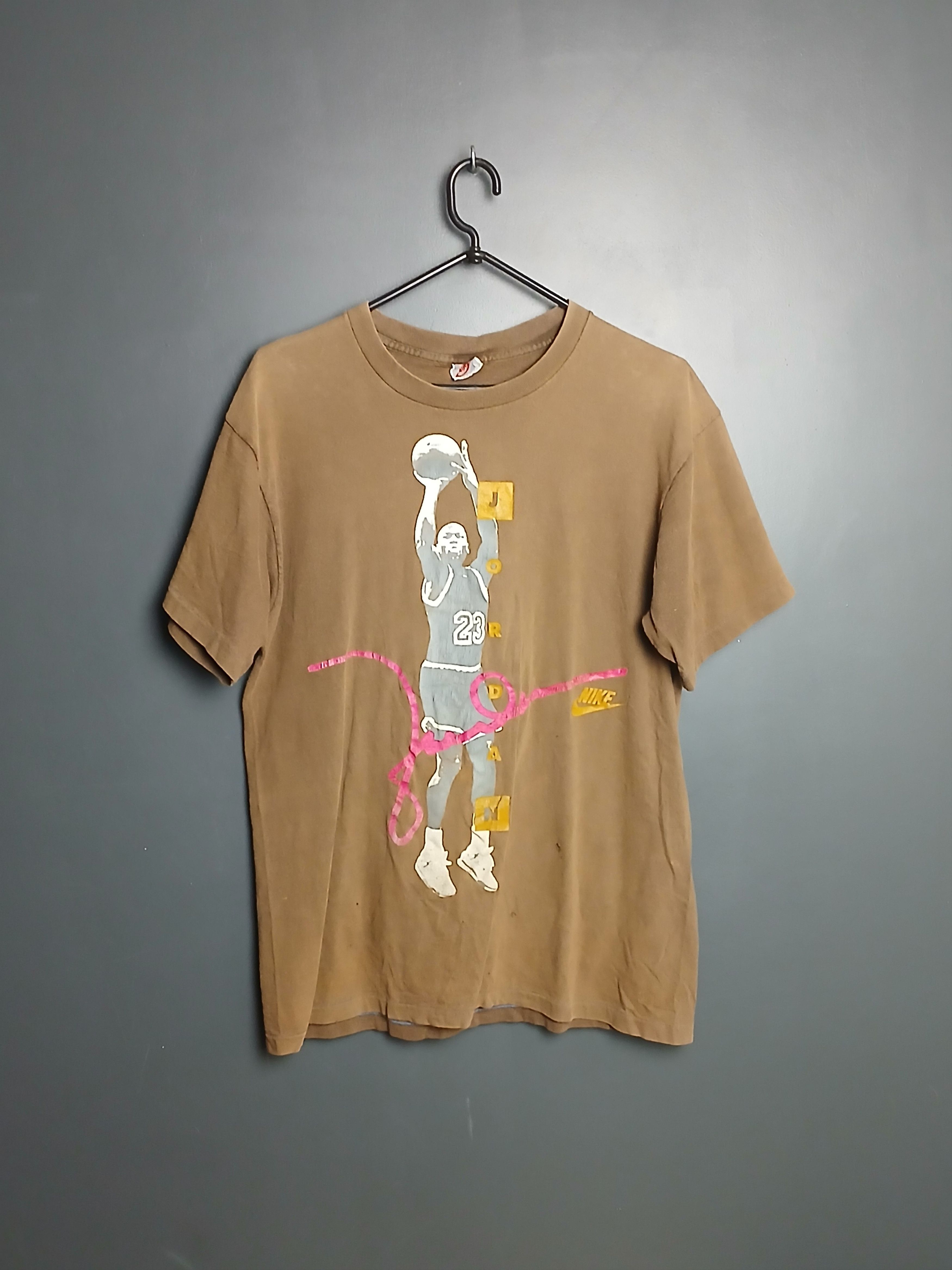 Nike × Vintage Vintage Nike Jordan T-Shirt Size US L / EU 52-54 / 3 - 1 Thumbnail