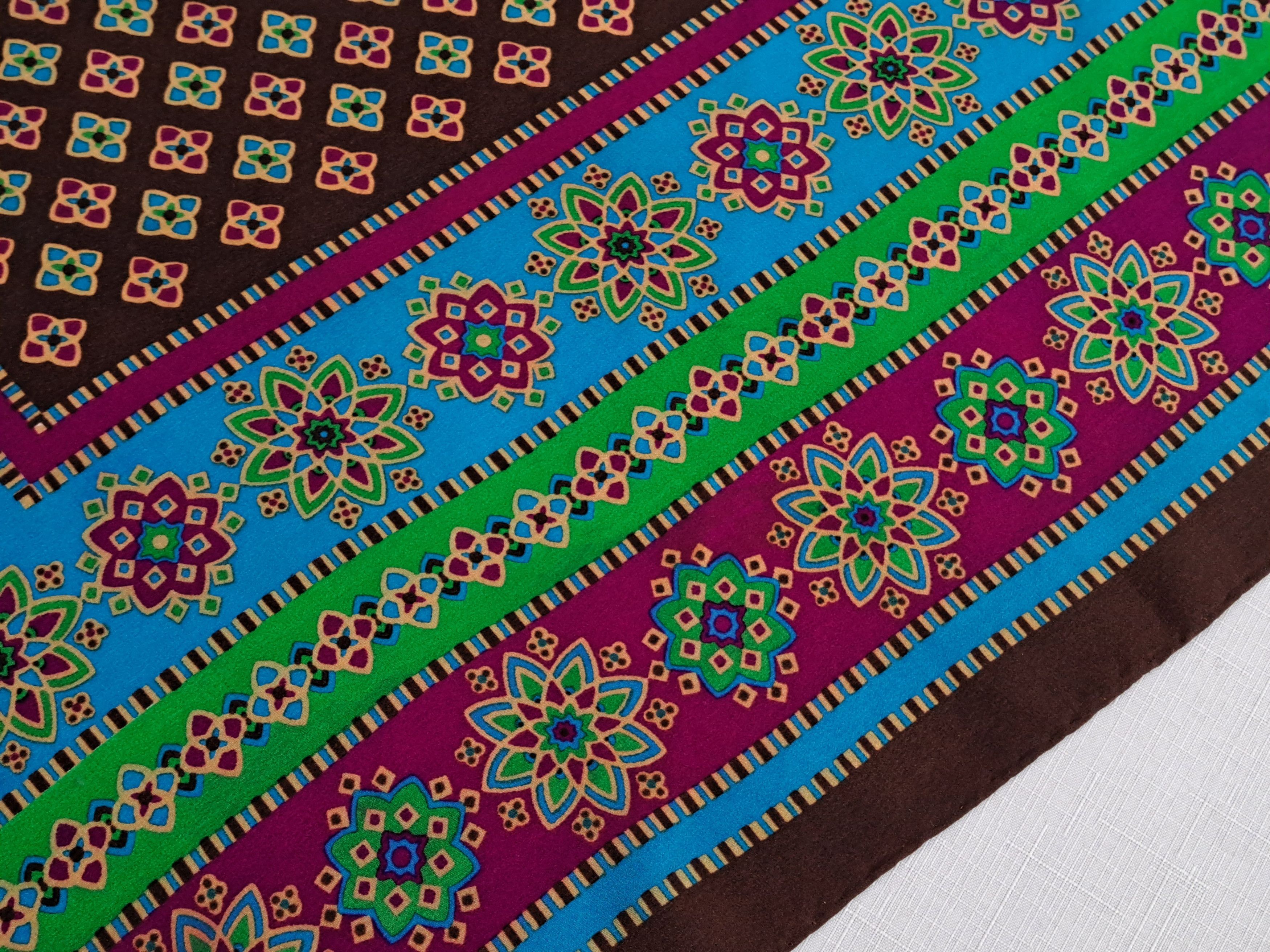 Vintage × Yves Saint Laurent Vintage Yves Saint Laurent geometric flower pattern scarf. Size ONE SIZE - 18 Thumbnail