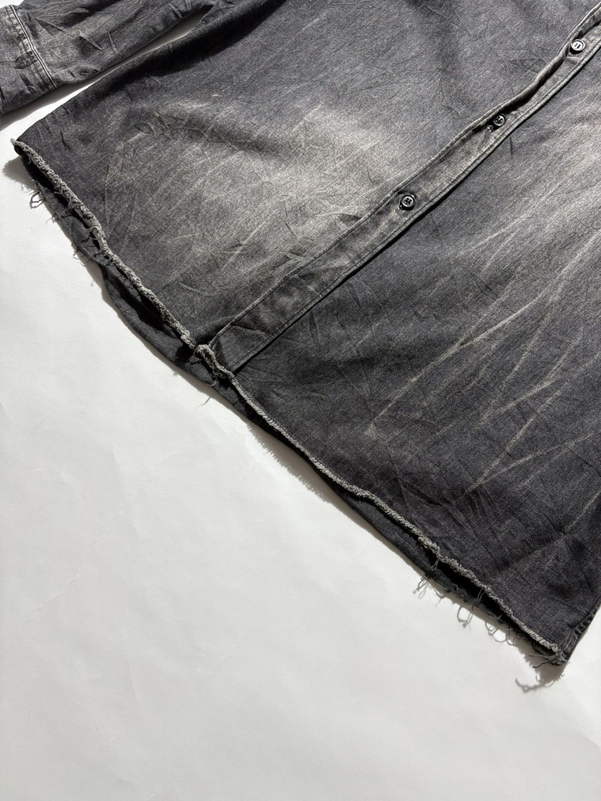 Saint Laurent Paris SAINT LAURENT 2017 SIGNATURE SCRIPT BUTTON UP L/S SHIRT Size US L / EU 52-54 / 3 - 3 Thumbnail
