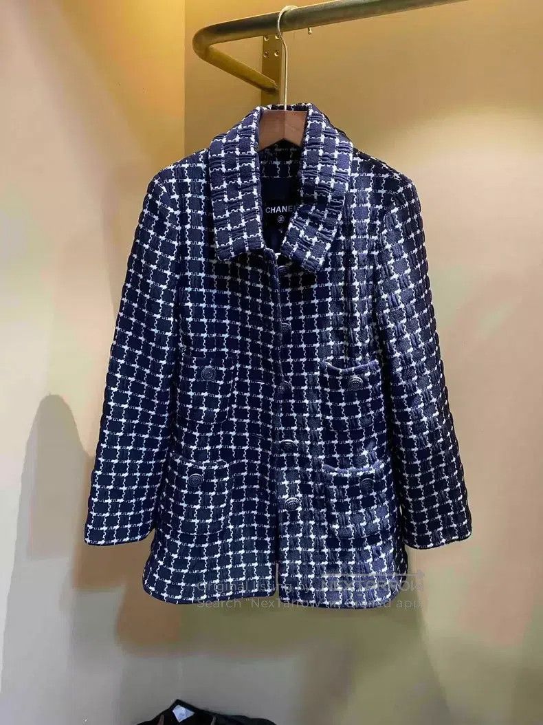 Chanel Chanel 18 Hamburger dark blue plaid anchor buckle jacket Size XS / US 0-2 / IT 36-38 - 1 Thumbnail