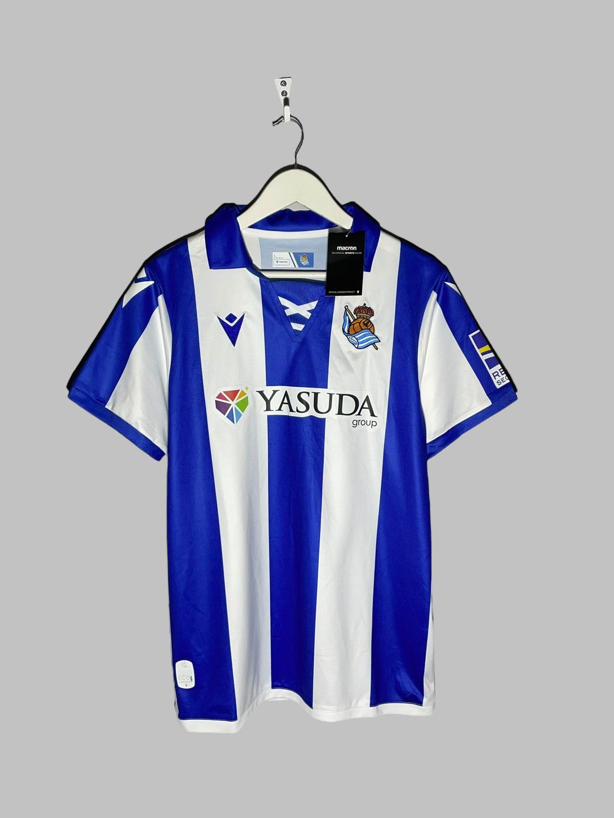 Macron Real Sociedad Macron 2024/25 Home Football Shirt Size US L / EU 52-54 / 3 - 1 Thumbnail