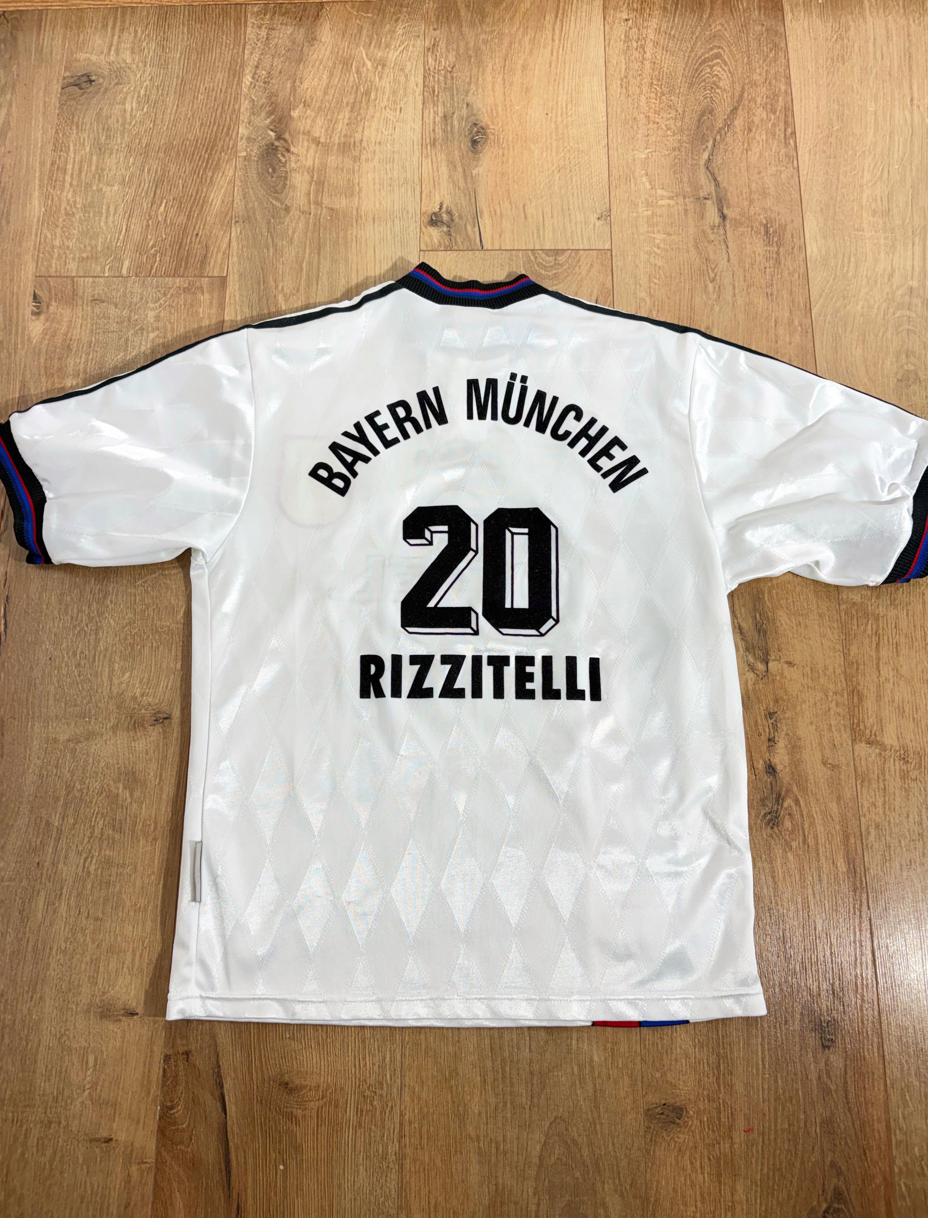 Adidas RARE Vintage Adidas FC Bayern Munchen 1996-98 Away kit #20 Size US S / EU 44-46 / 1 - 2 Thumbnail