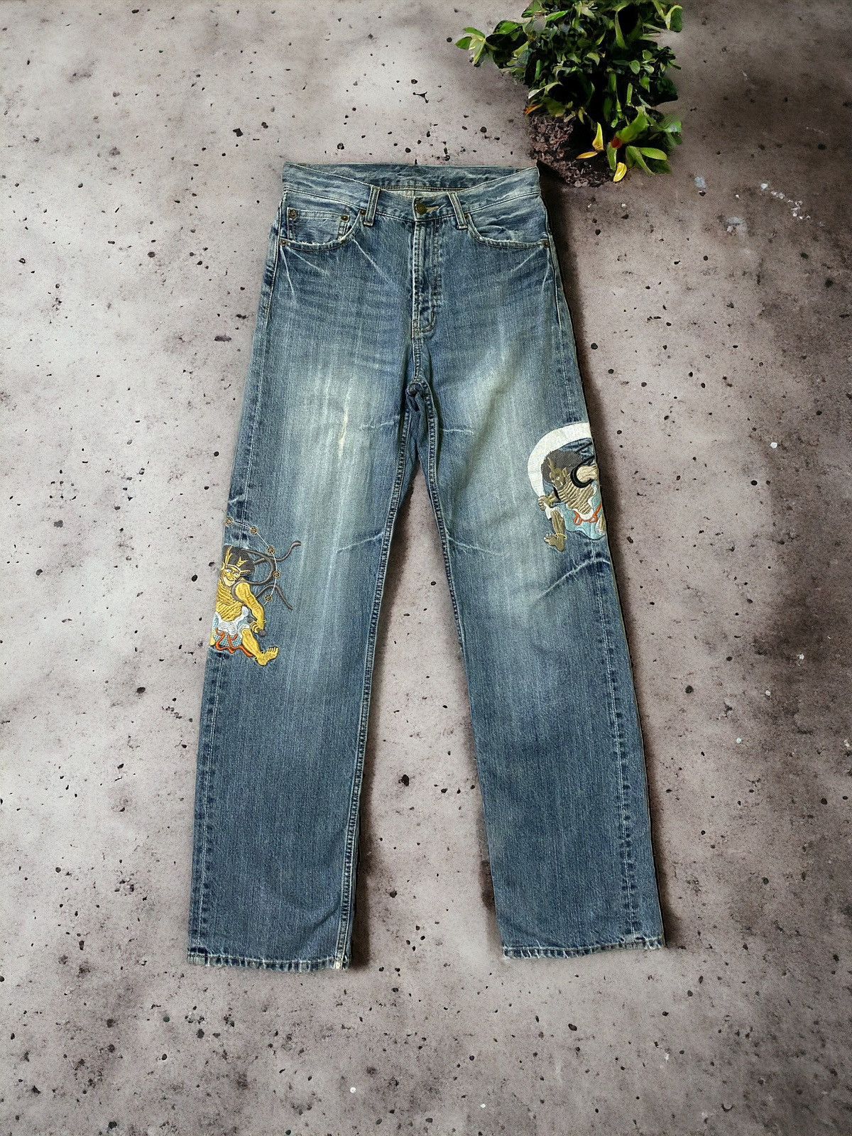 Japanese Brand × Vintage VINTAGE JAPAN DEVILS EMBROIDERED RARE DENIM JEANS Size US 27 - 1 Thumbnail
