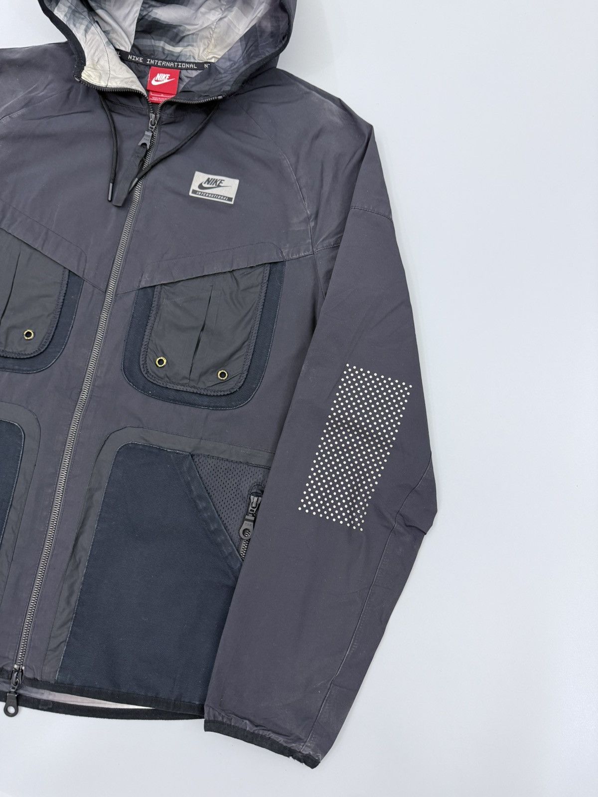 Nike 2015 NIKE INTERNATIONAL Windrunner Multipockets Jacket Size US L / EU 52-54 / 3 - 2 Thumbnail
