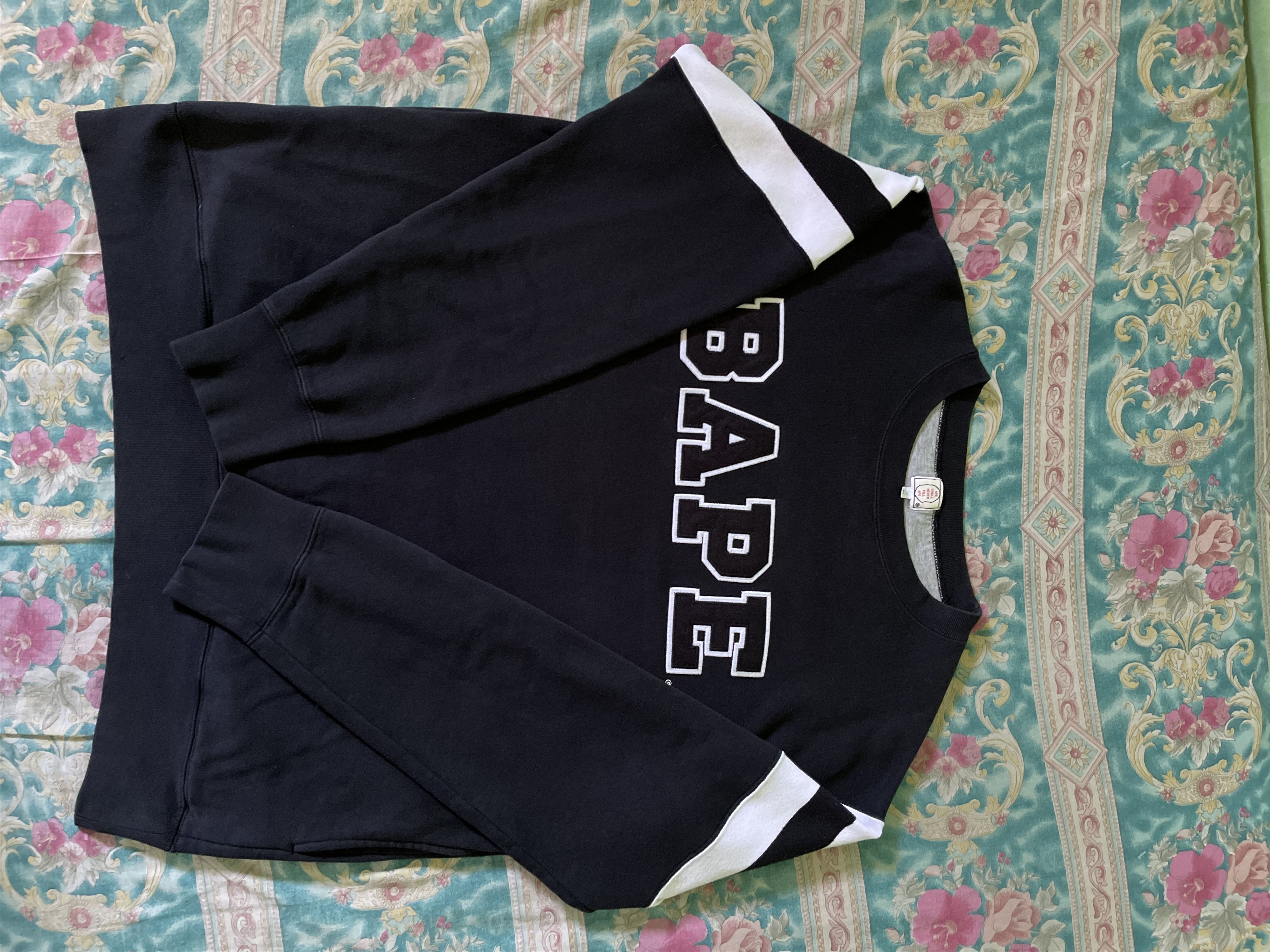 Bape Bape Crewneck Size US L / EU 52-54 / 3 - 2 Thumbnail