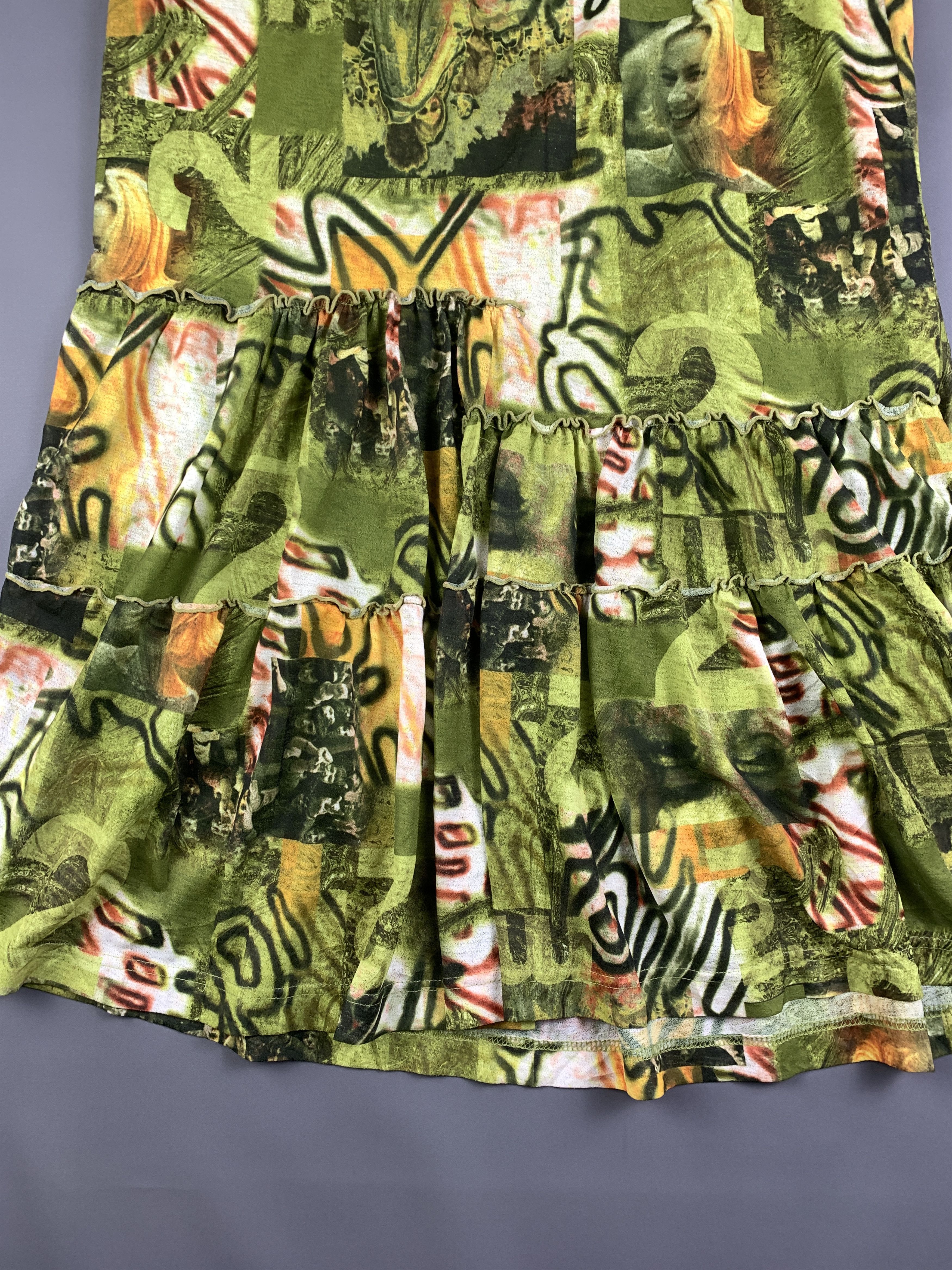 Japanese Brand Photograph Printed Green Mesh Midi Skirt (28) Size 28" / US 6 / IT 42 - 5 Thumbnail