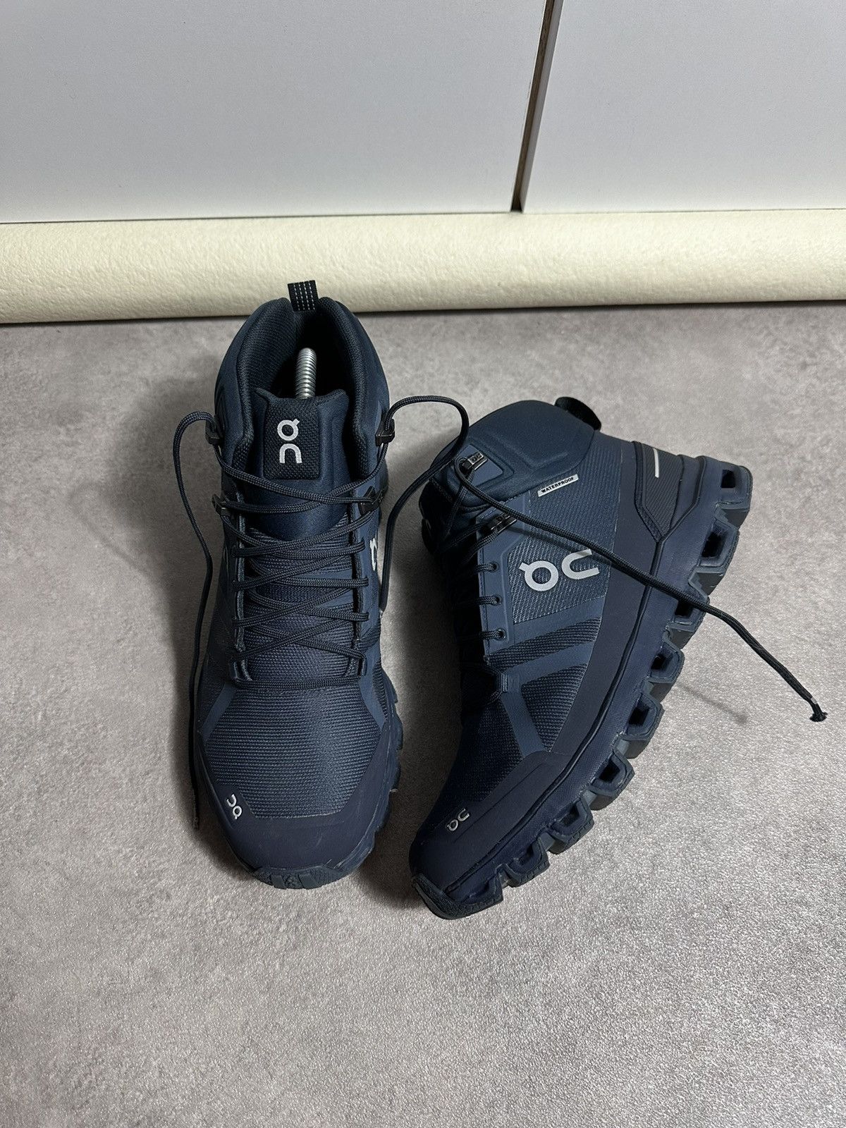 On Mens Outdoor Sneakers On Cloud Waterproof Gore-Tex Size US 8 / EU 41 - 2 Thumbnail