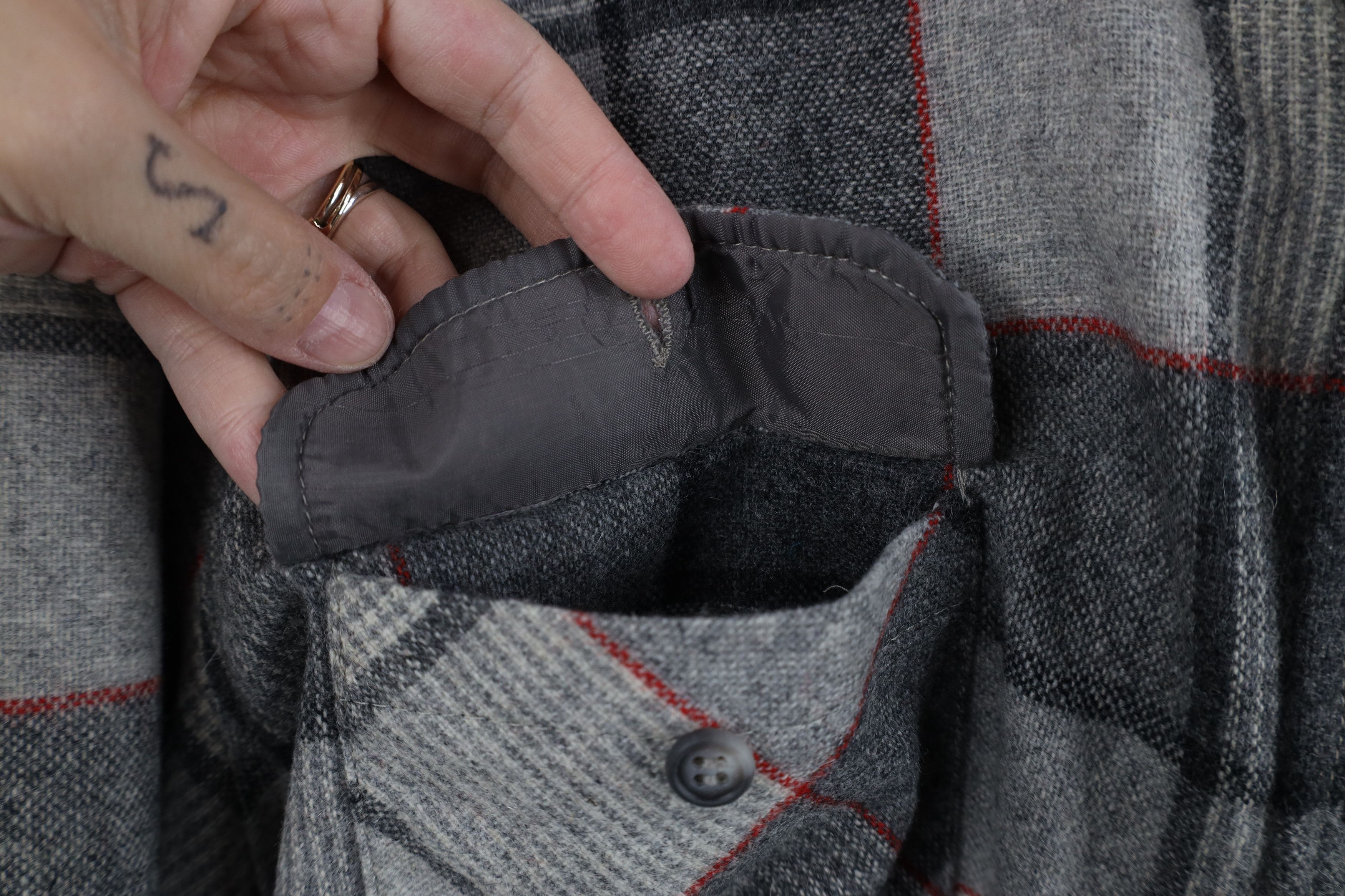 Vintage Vintage 70s 80s Streetwear Knit Collared Button Shirt Plaid Size US L / EU 52-54 / 3 - 4 Thumbnail