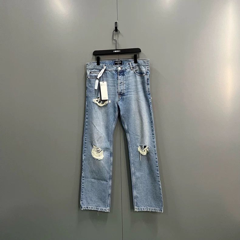 Balenciaga Balenciaga Washing destroys denim trousers Size US 32 / EU 48 - 2 Thumbnail