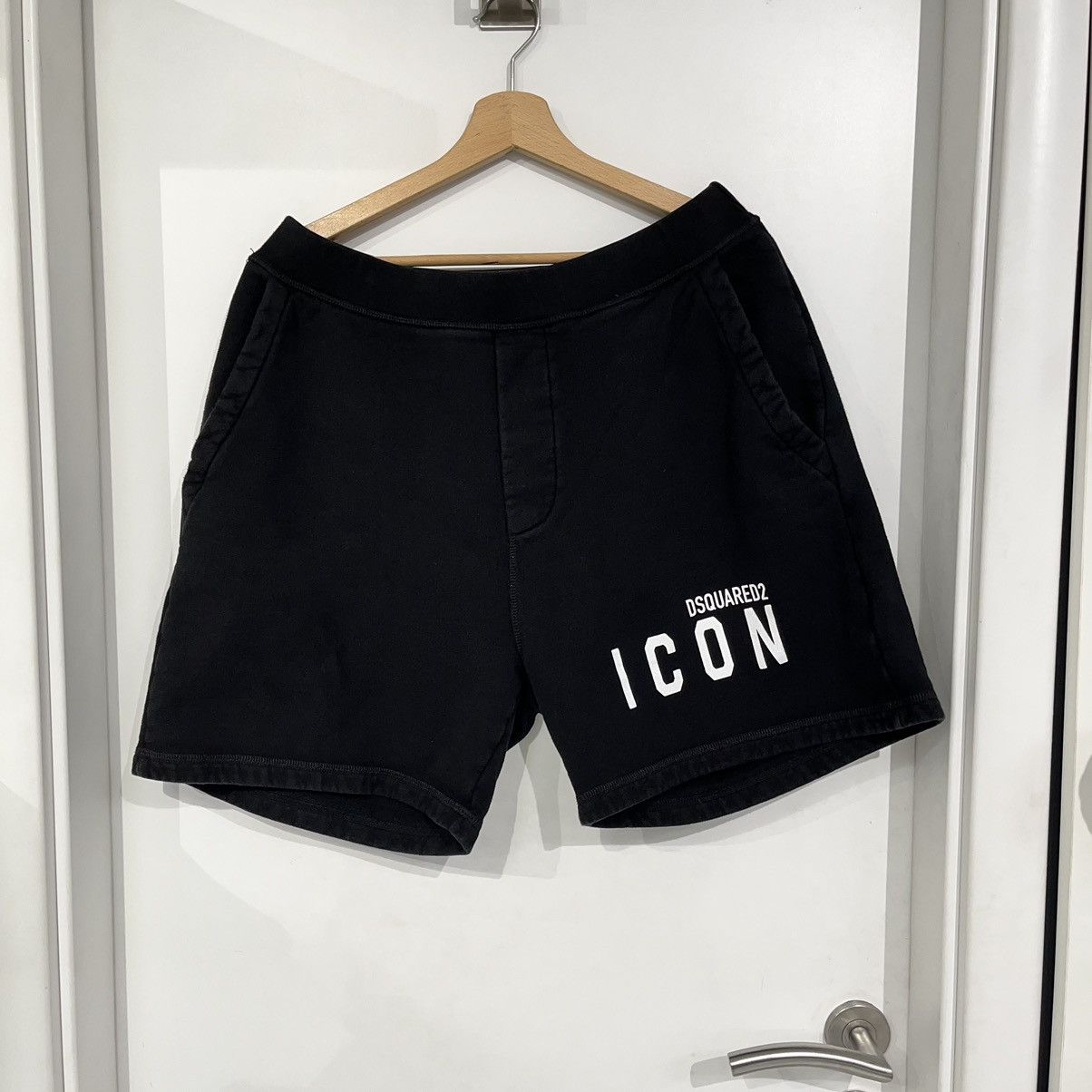 Dsquared2 Dsquared2 Shorts Black Size US 34 / EU 50 - 1 Thumbnail