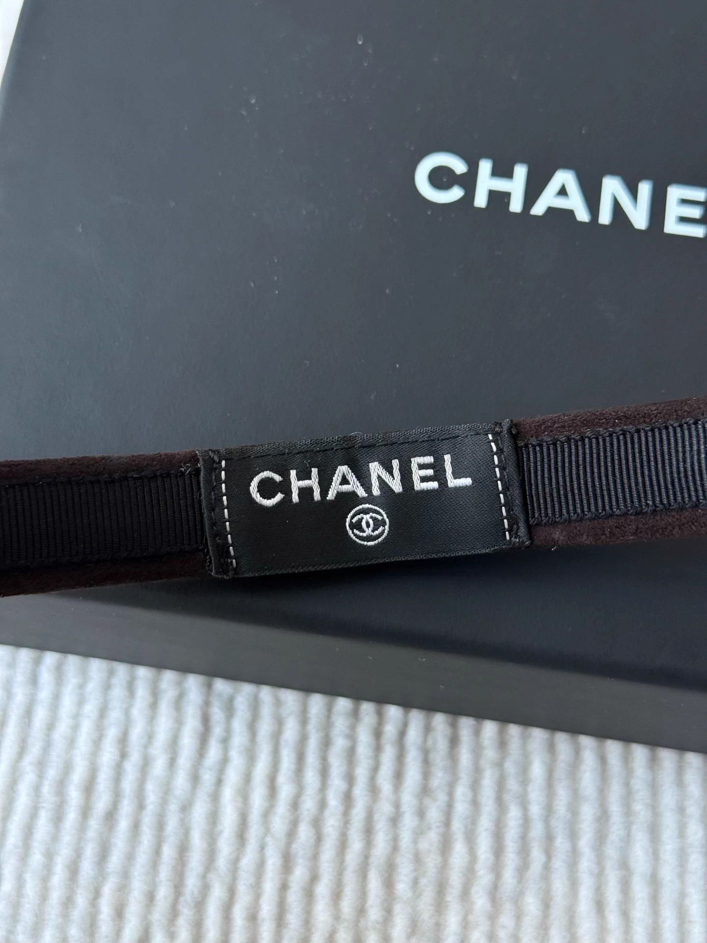 Chanel Chanel 23A Red Brown Suede Headband Worn Once Size ONE SIZE - 4 Thumbnail
