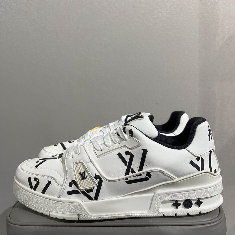 Louis Vuitton Louis Vuitton Stylish Low-Top Sneakers for Men 0089 Size US 8.5 / EU 41-42 - 1 Thumbnail