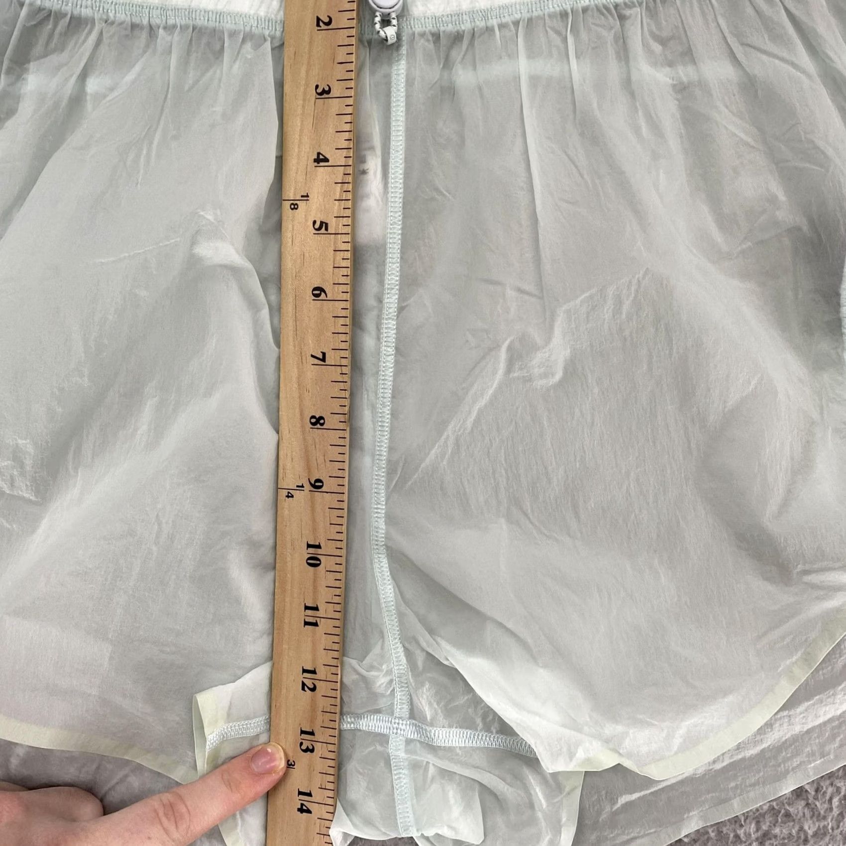 Lululemon Lululemon Running Shorts Womens 8 Green Packable Step Out Lightweight Sheer Size 30" / US 8 / IT 44 - 5 Thumbnail
