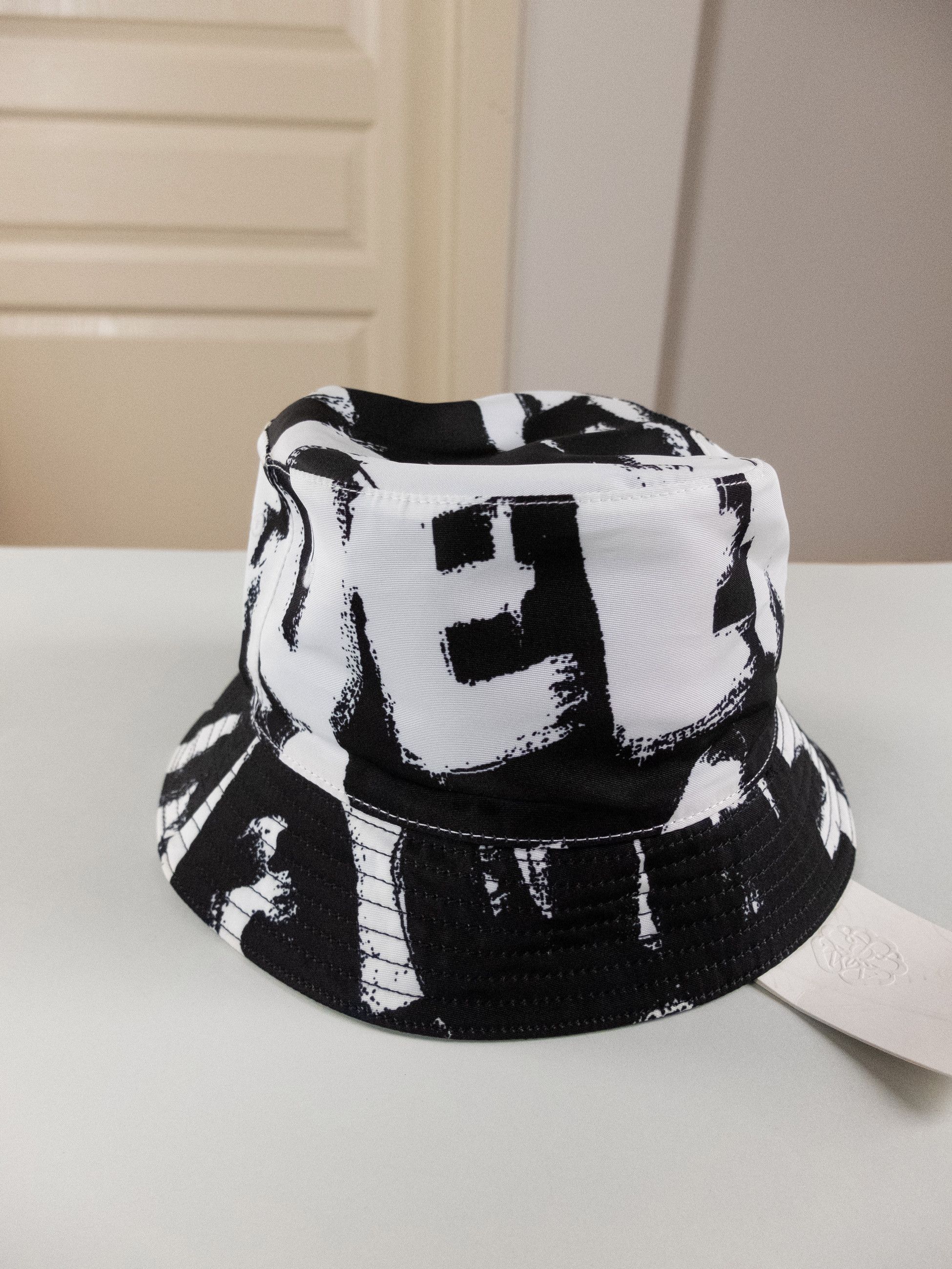 Alexander McQueen ALEXANDER MCQUEEN black white graffiti print bucket hat M Size ONE SIZE - 3 Thumbnail
