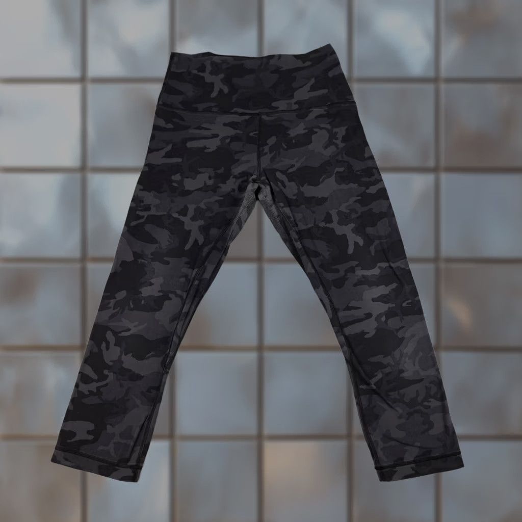 Lululemon Lululemon Leggings Womens 2 Black Camo Capri High Rise Athleisure Gym Yoga Size 26" / US 2 / IT 38 - 1 Thumbnail