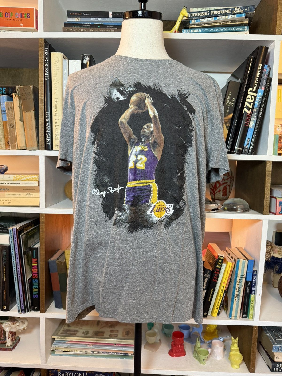 Vintage elgin baylor lakers t shirt Size US XL / EU 56 / 4 - 1 Thumbnail