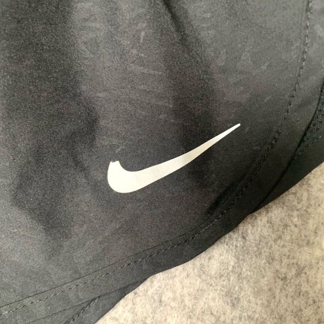 Nike Nike Dri Fit Women Size Medium Black Lightweight Athletic Running Shorts - Size 32" / US 10 / IT 46 - 2 Thumbnail