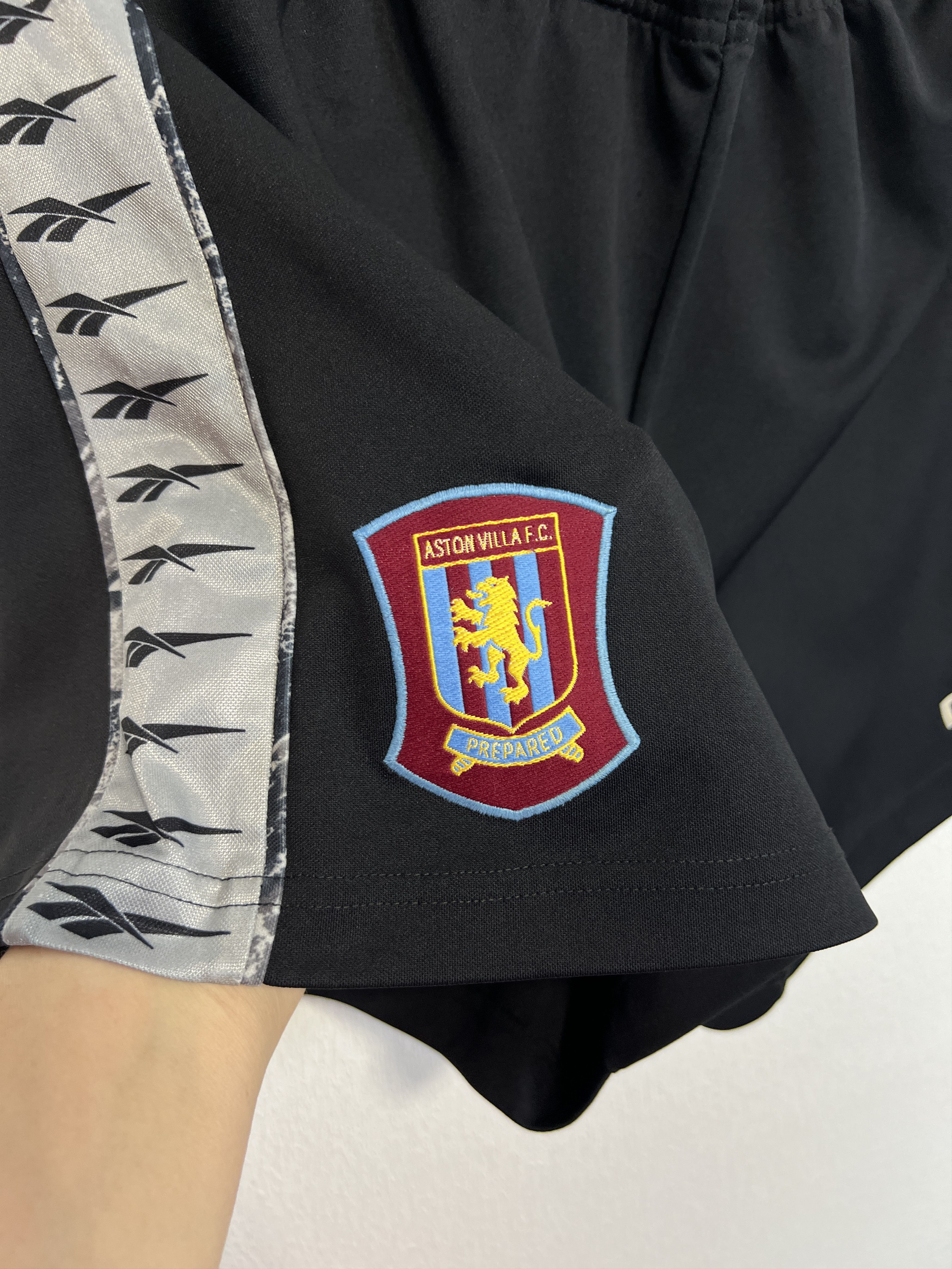 Reebok Vintage 90's Reebok Aston Villa Football Shorts Soccer Rare Size US 32 / EU 48 - 6 Thumbnail
