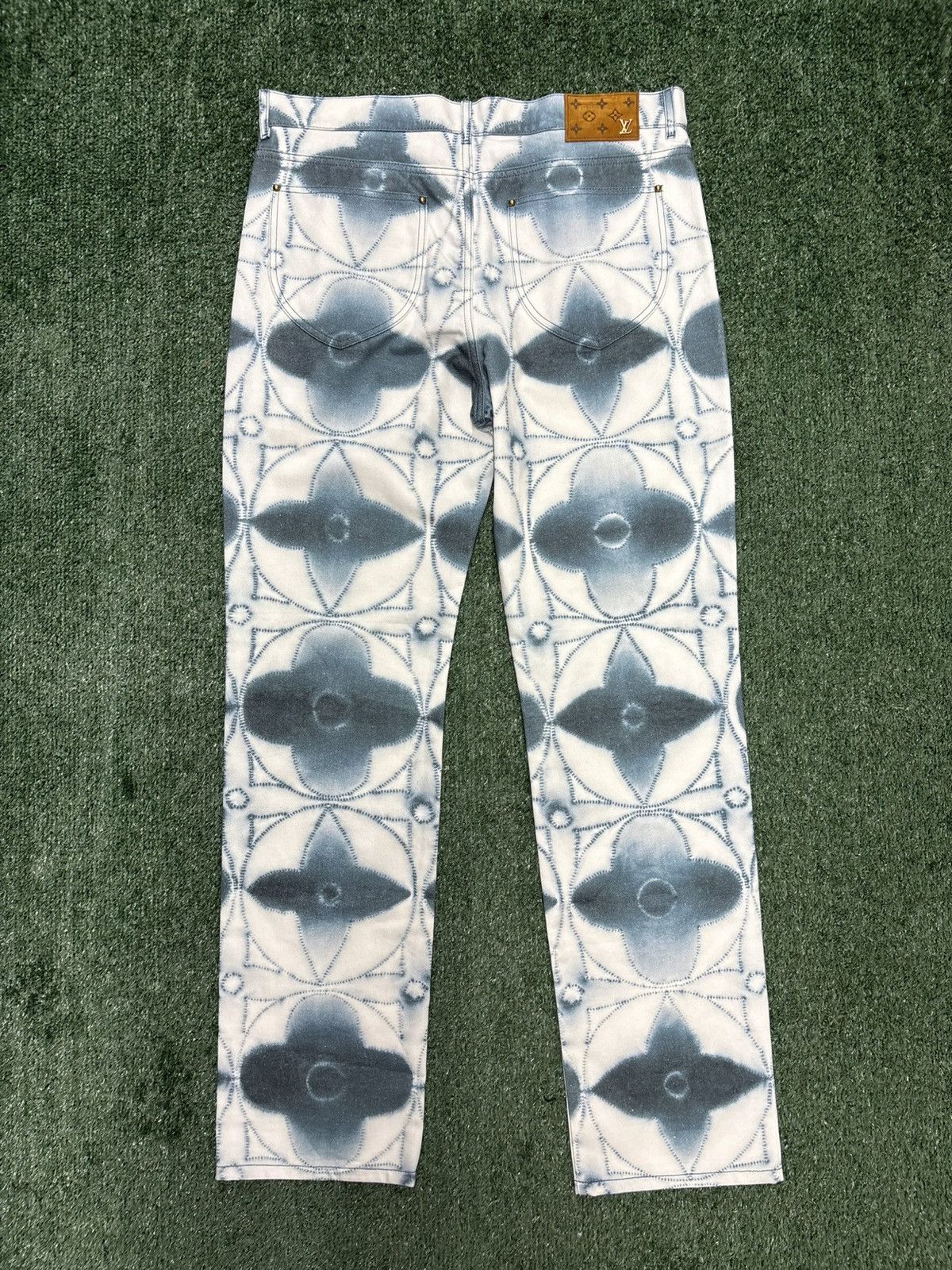 Louis Vuitton Louis Vuitton Monogram Spray Denim Jeans White Blue Size 36 Size US 36 / EU 52 - 3 Thumbnail