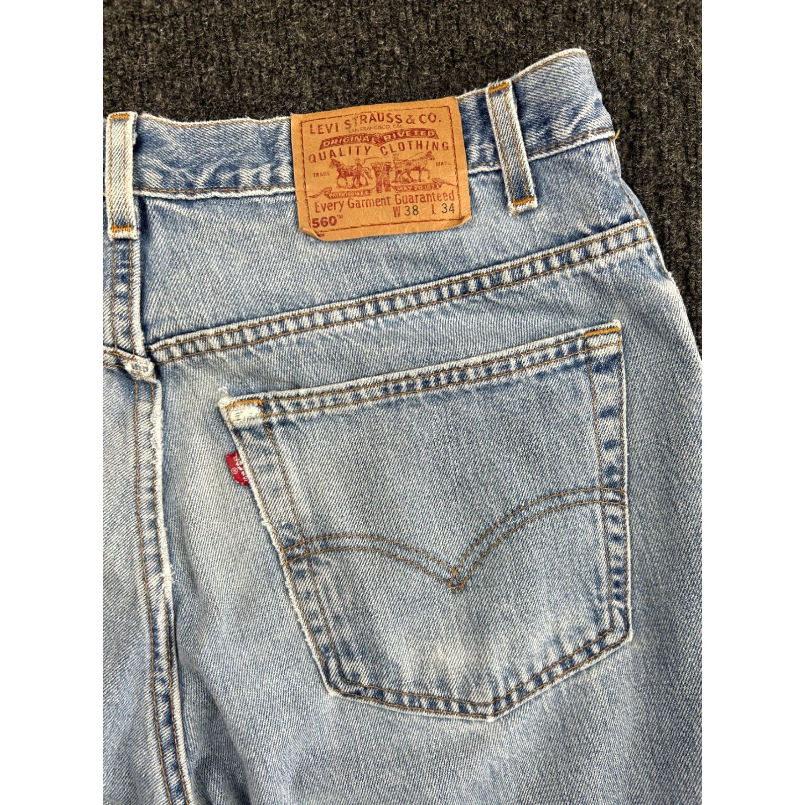 Levi's VINTAGE Levi’s Jeans 560 38 x 34 USA Distressed 5-Pocket Denim Jeans - Relaxed Fit, Tapered, Blue, Vintage Size US 38 / EU 54 - 3 Thumbnail