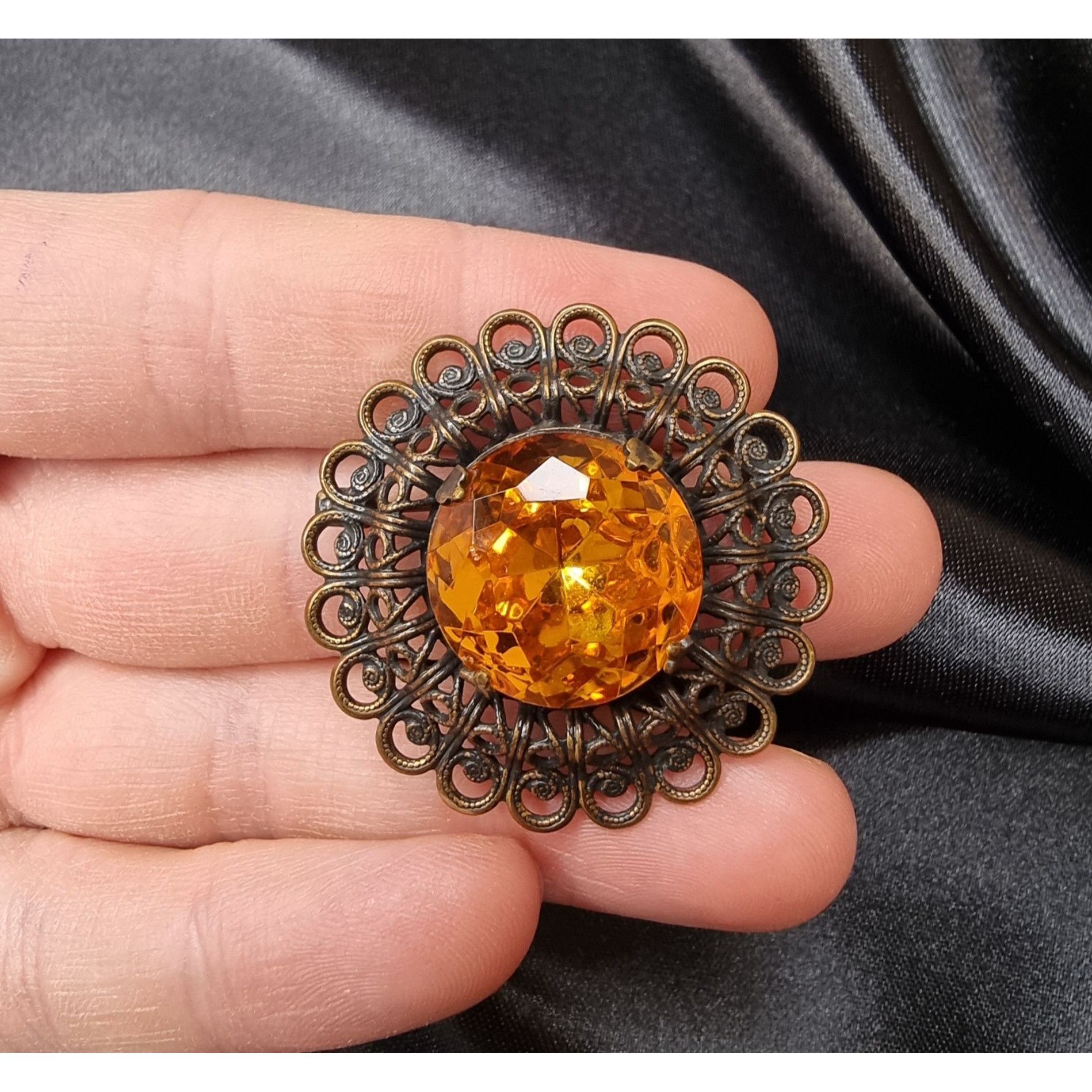 Vintage Vintage Brass Filigree Brooch With Large Amber Rhinestone Size ONE SIZE - 4 Thumbnail