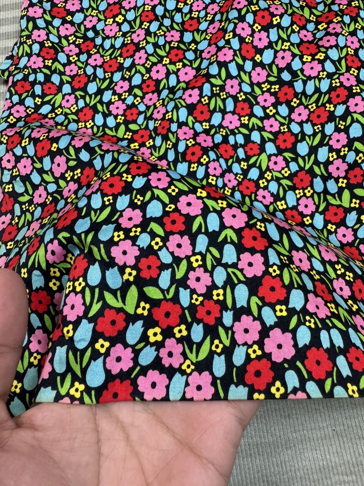 Yves Saint Laurent YvesSaintLaurent Skirt Flora Vibrant Floral Pattern Size 24" / US 00 / IT 34 - 4 Thumbnail