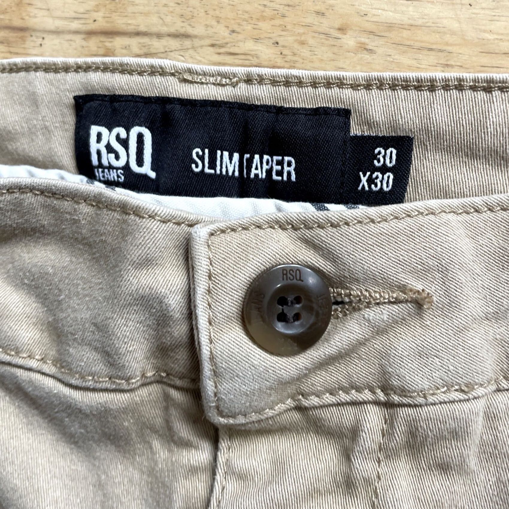 Rsq RSQ Pants Men 30x30 Slim Taper Flat Chino Khaki Stretch Spandex Academia Mens Casual Workwear 30 Khaki Slim Tapered 90s RSQ Theme Size US 30 / EU 46 - 5 Thumbnail