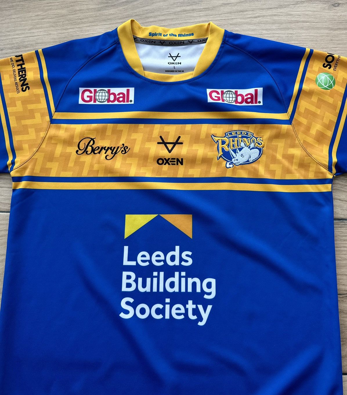 Other Leeds Rhinos Rugby League Team Shirt Oxen Men's Size L Size US L / EU 52-54 / 3 - 3 Thumbnail