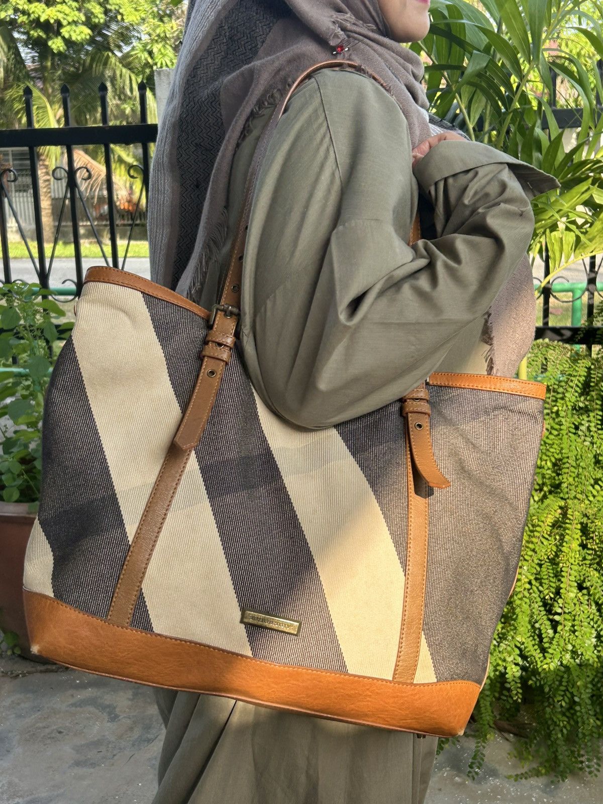 Burberry Prorsum Burberry Checkered Tote Beg Size ONE SIZE - 1 Thumbnail