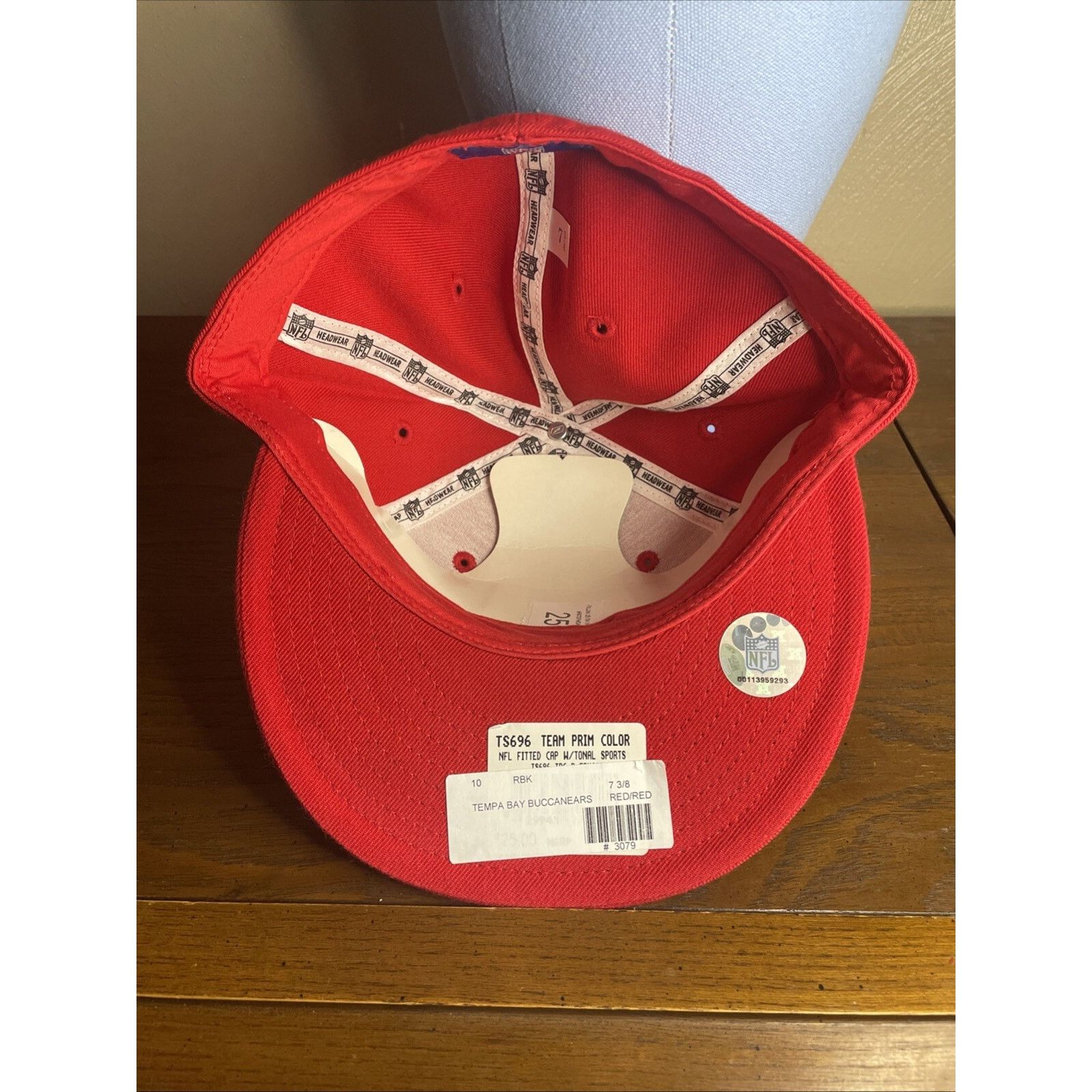 Reebok VTG Tampa Bay Buccaneers Hat Reebok Fitted Sz 7 3/8 Red NWT Size US XL / EU 56 / 4 - 9 Thumbnail