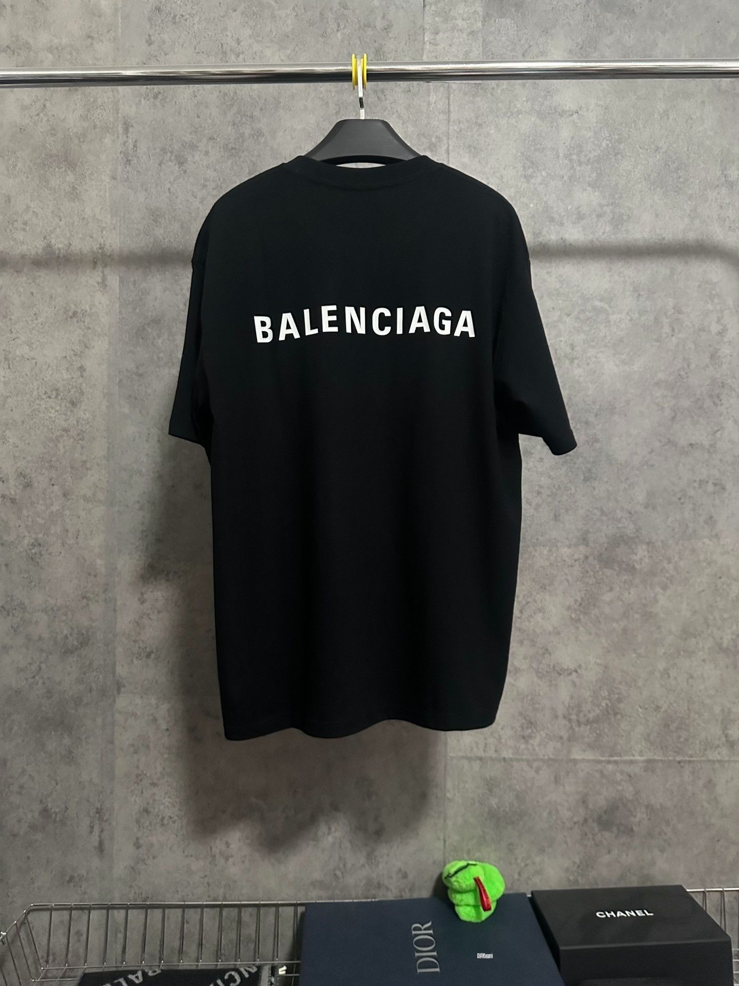 Balenciaga Balenciaga Short-Sleeve Logo Print T-Shirt Size US M / EU 48-50 / 2 - 4 Thumbnail