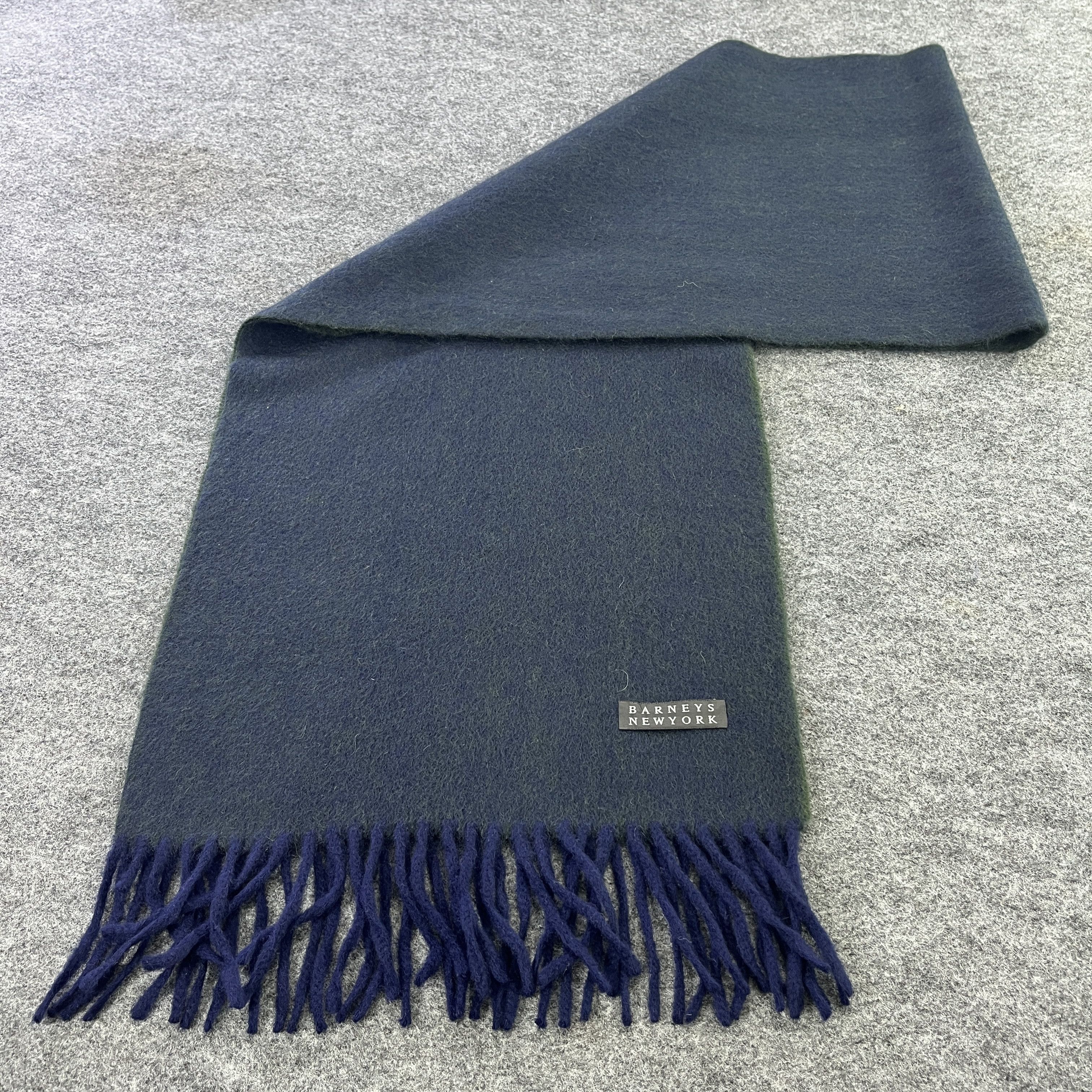 Barneys New York Scarf / Muffler / Neckwear T763