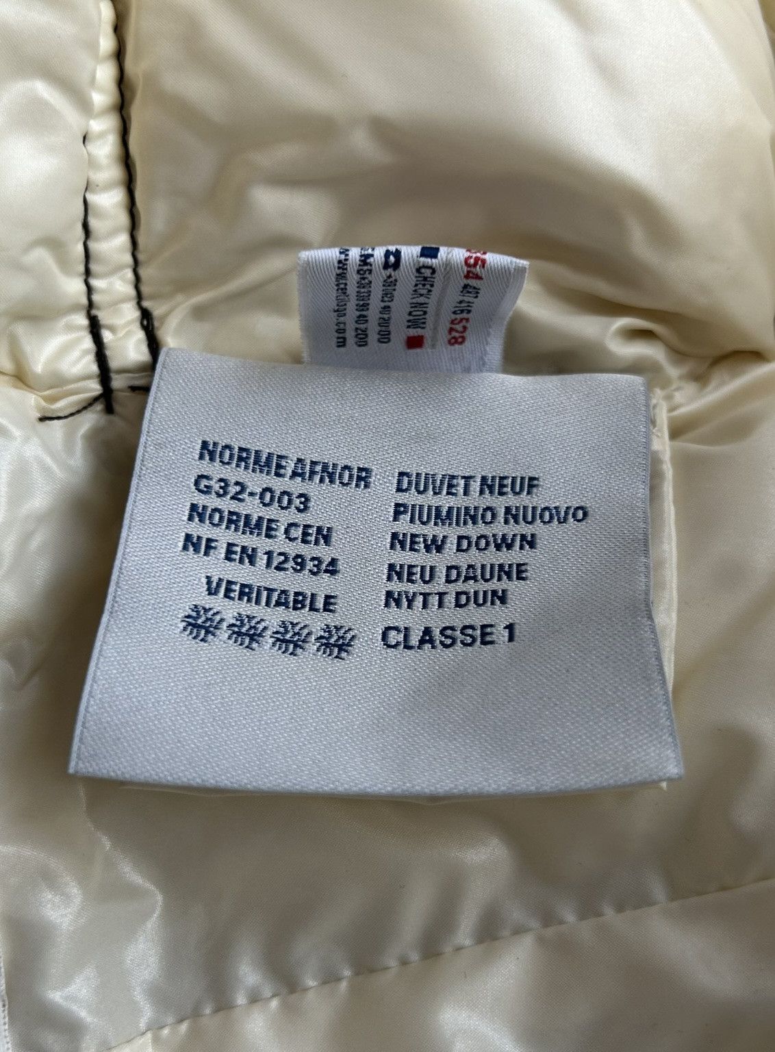 Moncler Moncler quincy hooded puffer jacket with badge Size XS / US 0-2 / IT 36-38 - 17 Thumbnail