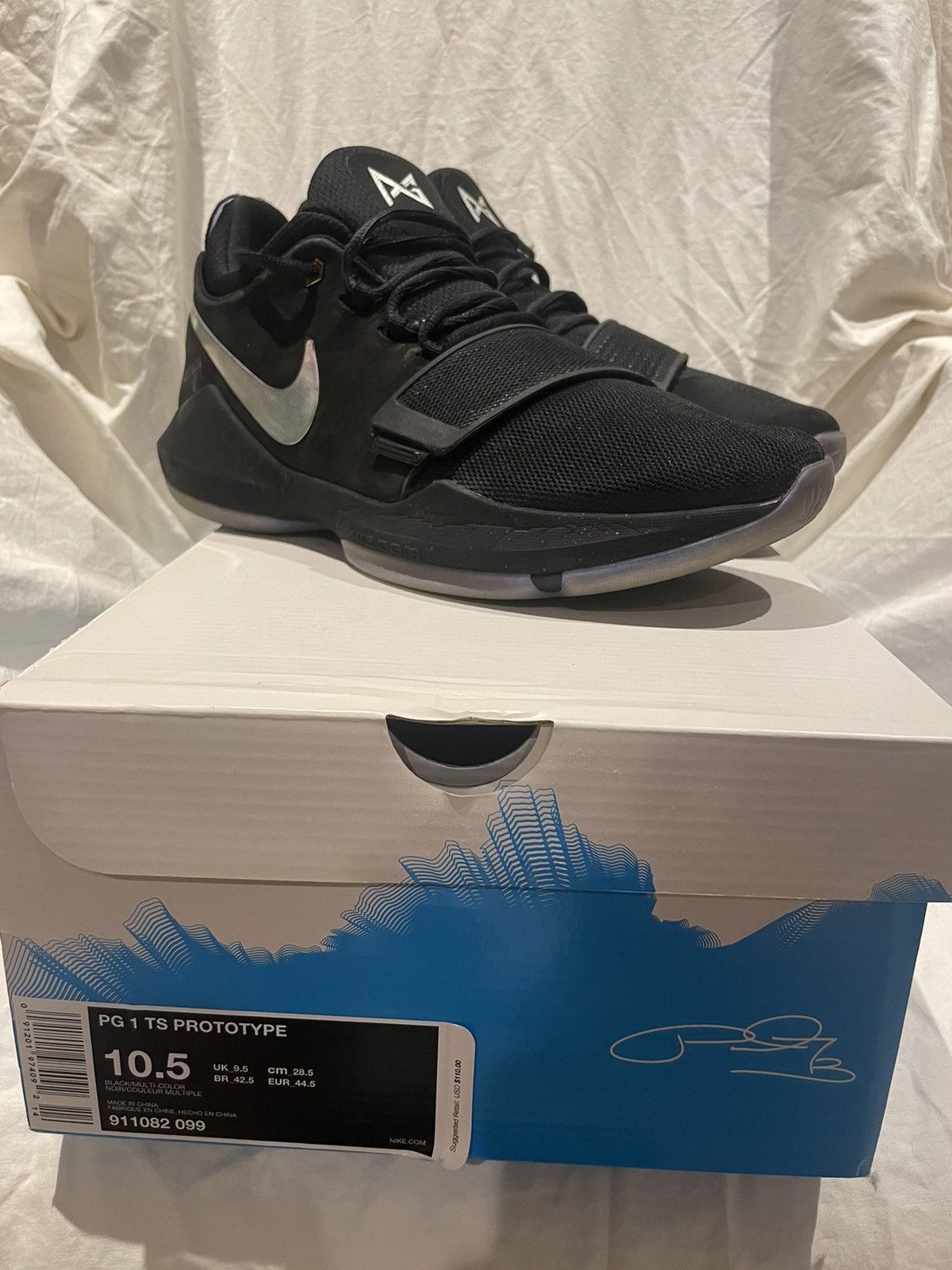 image of Nike Pg 1 Ts Prototype Shoes in Black, Men's (Size 10.5)