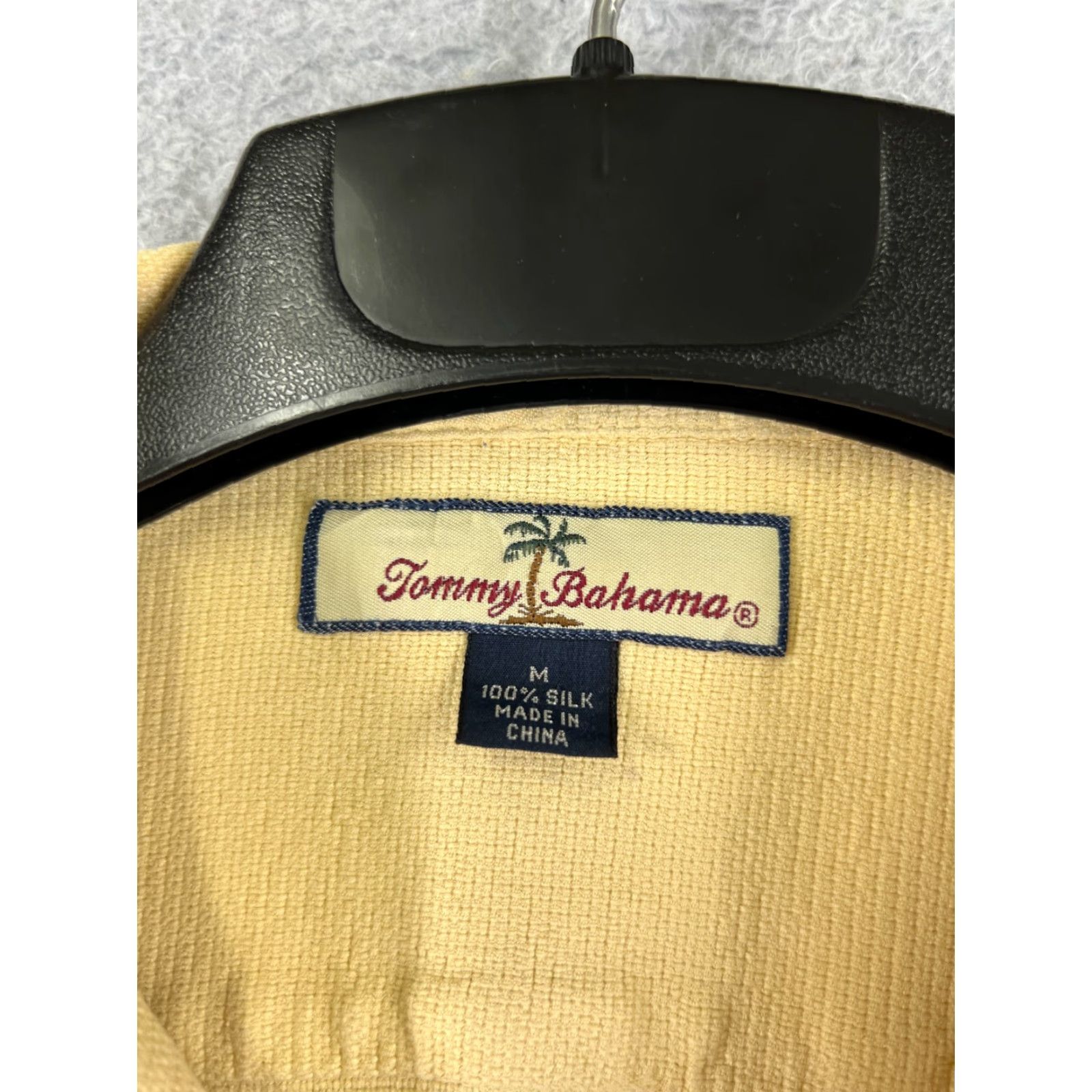 Tommy Bahama Tommy Bahama Shirt Men Medium Yellow Silk Button-Up Aloha Beach Hawaiian 100% Silk Short Sleeve Relaxed Glossy 90s, N/A—Girls not applicable Size US M / EU 48-50 / 2 - 7 Thumbnail
