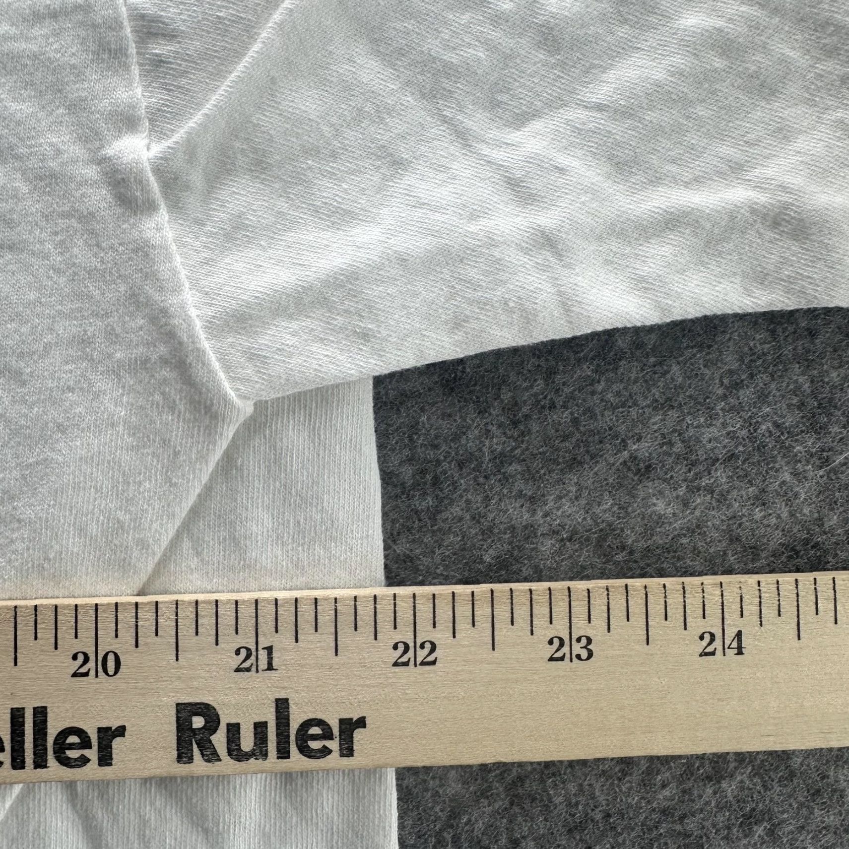 Fruit Of The Loom VINTAGE Fruit of the Loom Shirt Adult XL White Graphic Print Class of 04 Legends Early 2000s Mens Size US XL / EU 56 / 4 - 5 Thumbnail
