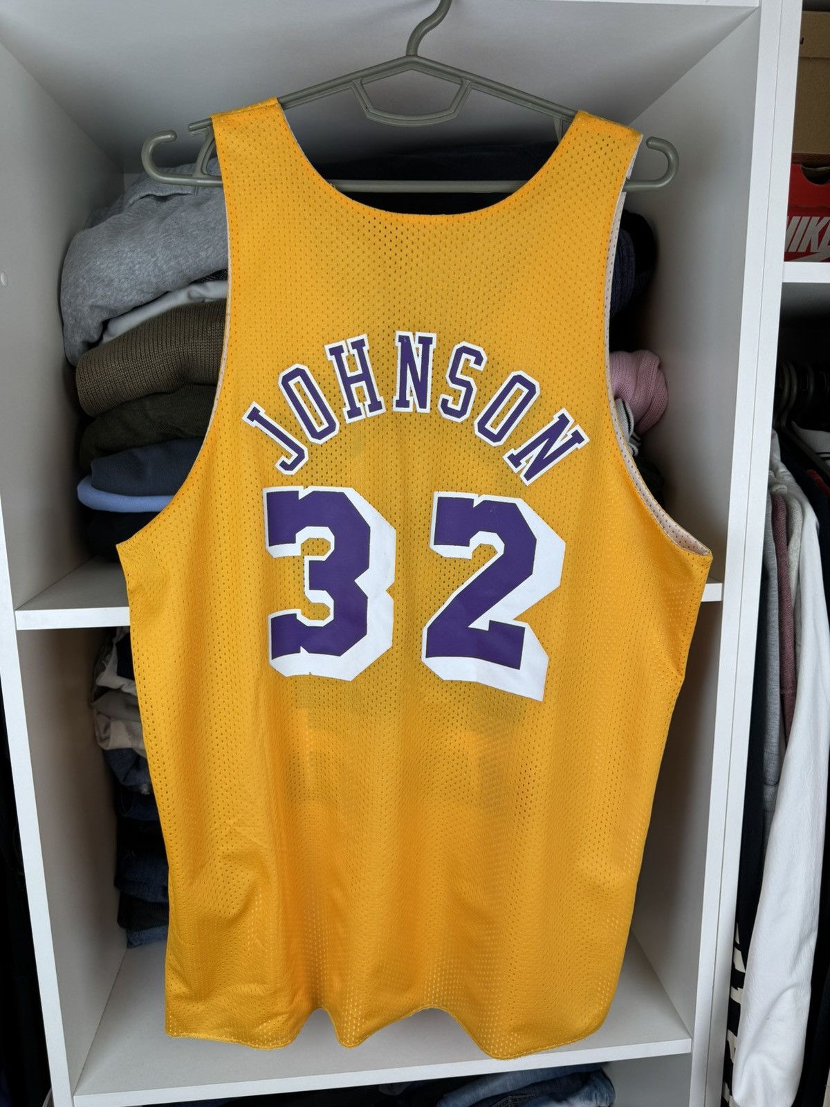 Mitchell & Ness Mitchell & Ness LA Lakers Reversible Magic Johnson Jersey Size US L / EU 52-54 / 3 - 8 Thumbnail