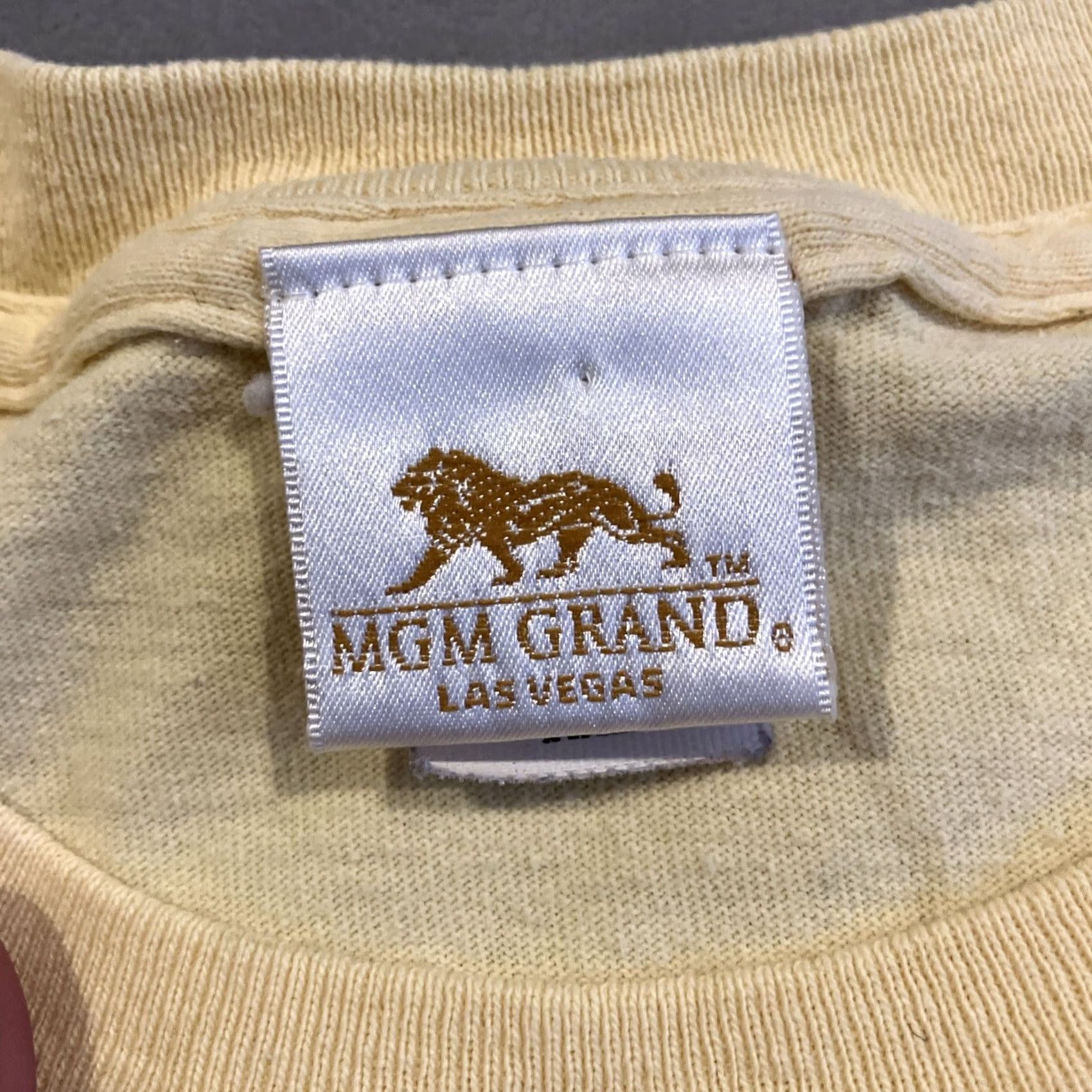 Vintage VINTAGE MGM Grand Las Vegas Yellow Embroidered Logo T Shirt Men's XL 90s Casino Las Vegas Shirt Mens Size US XL / EU 56 / 4 - 3 Thumbnail