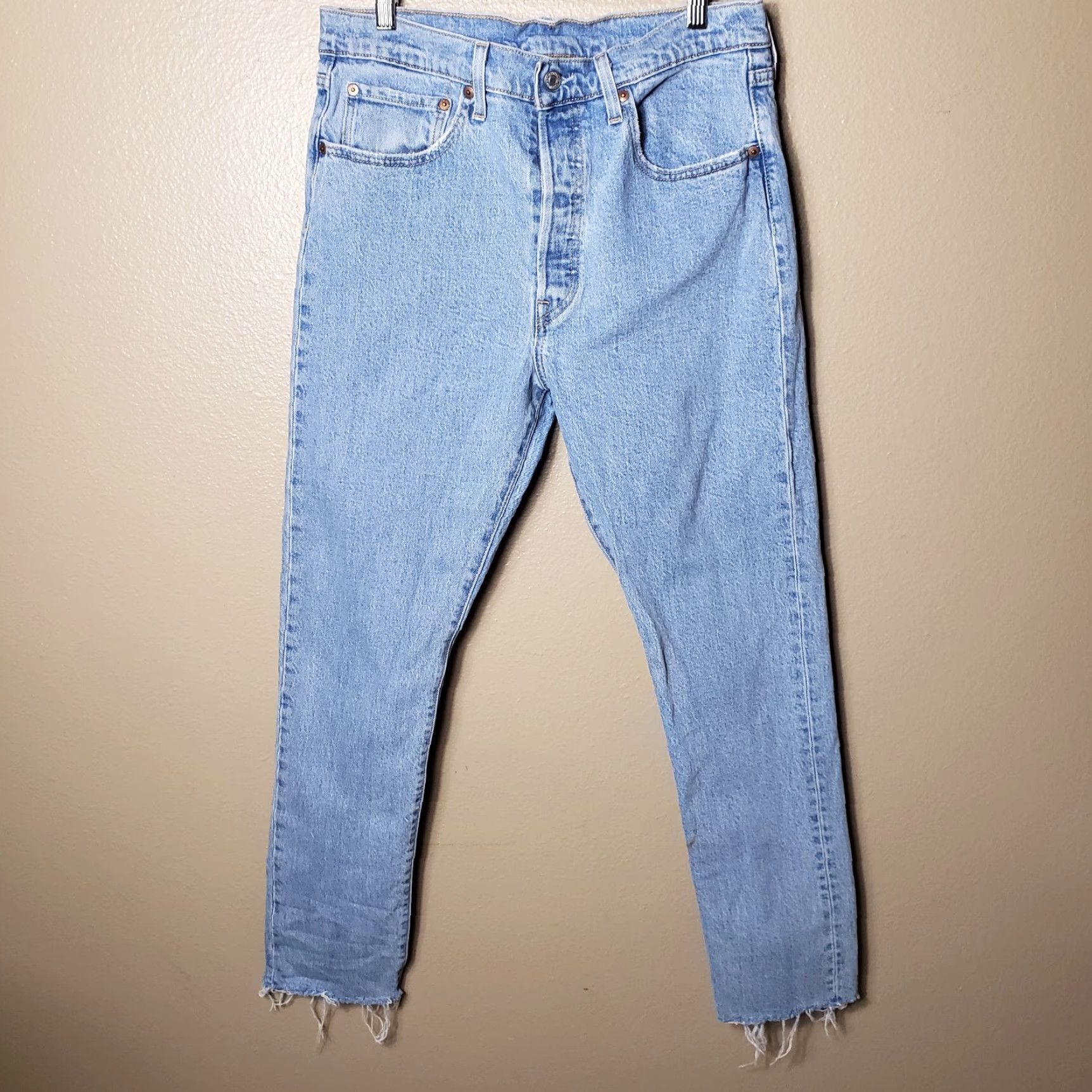 Levi's **Levi's 501 Women's Light Wash Skinny Jeans - Size 31** User: Levi's 501 Women's Light Wash Skinny Jeans - Size 31 Size 24" / US 00 / IT 34 - 2 Thumbnail