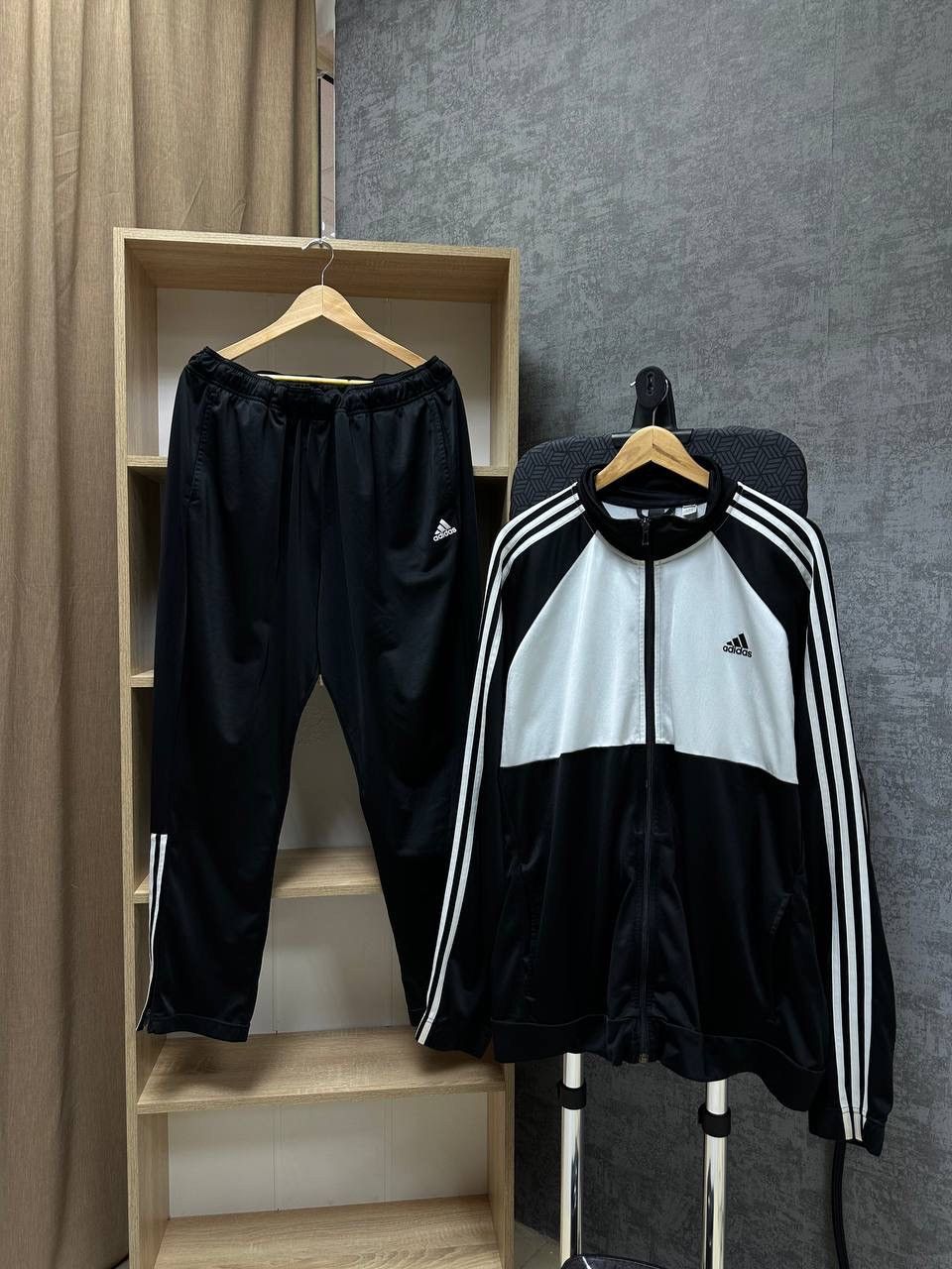 Adidas × Vintage Vintage Adidas Black Sportswear Tracksuit Size US XL / EU 56 / 4 - 4 Thumbnail